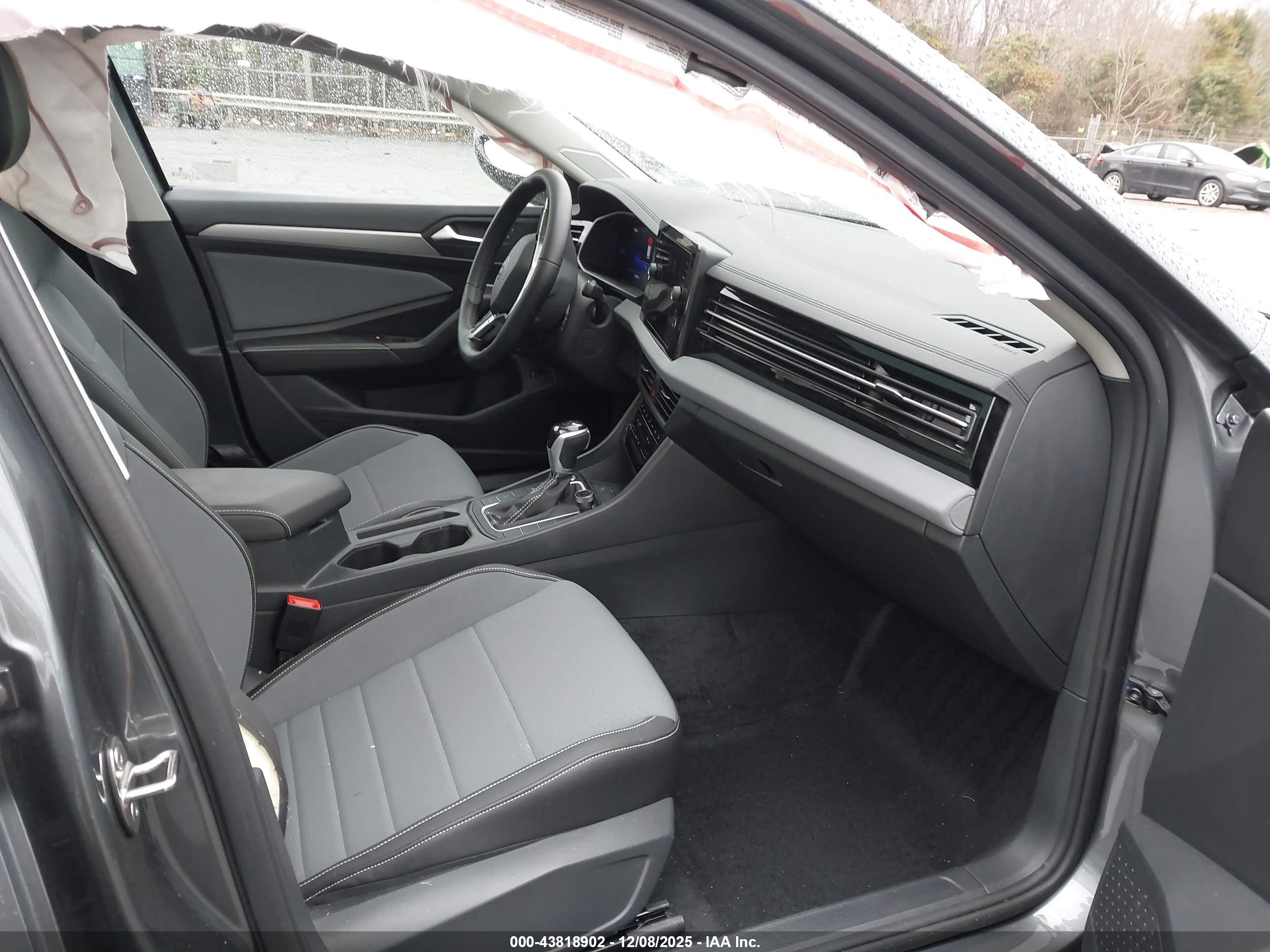 VOLKSWAGEN JETTA image 5