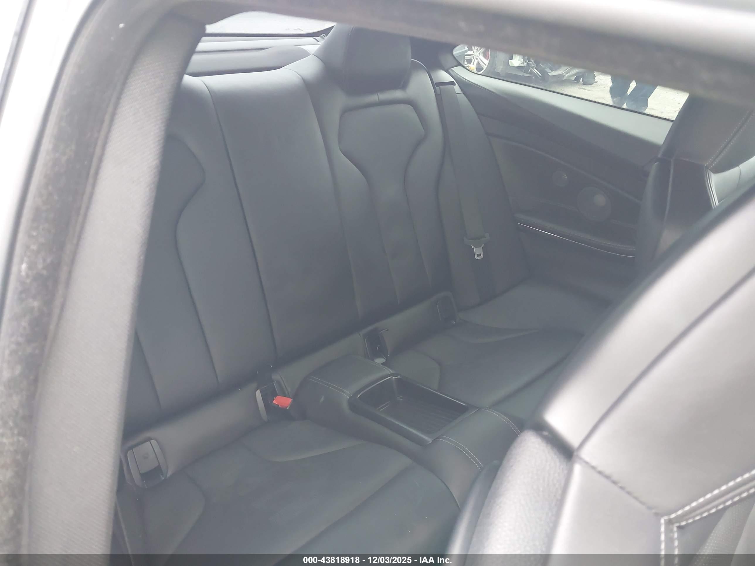 BMW M4 image 8