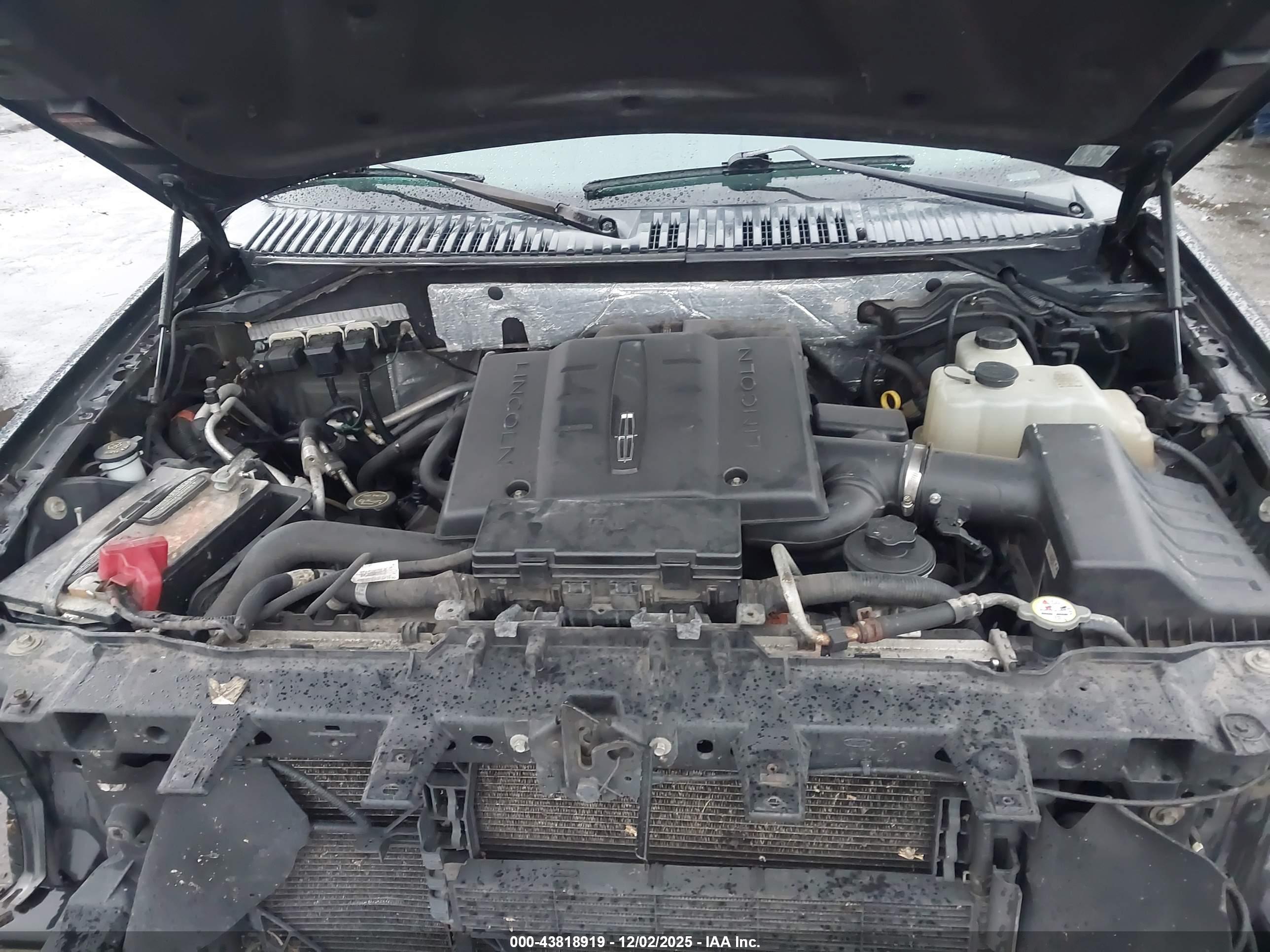 LINCOLN NAVIGATOR image 10