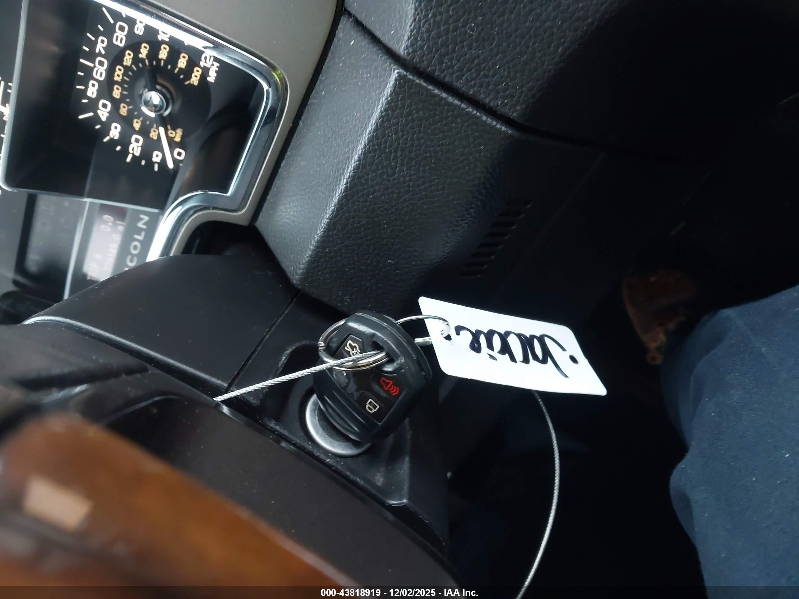 LINCOLN NAVIGATOR image 11