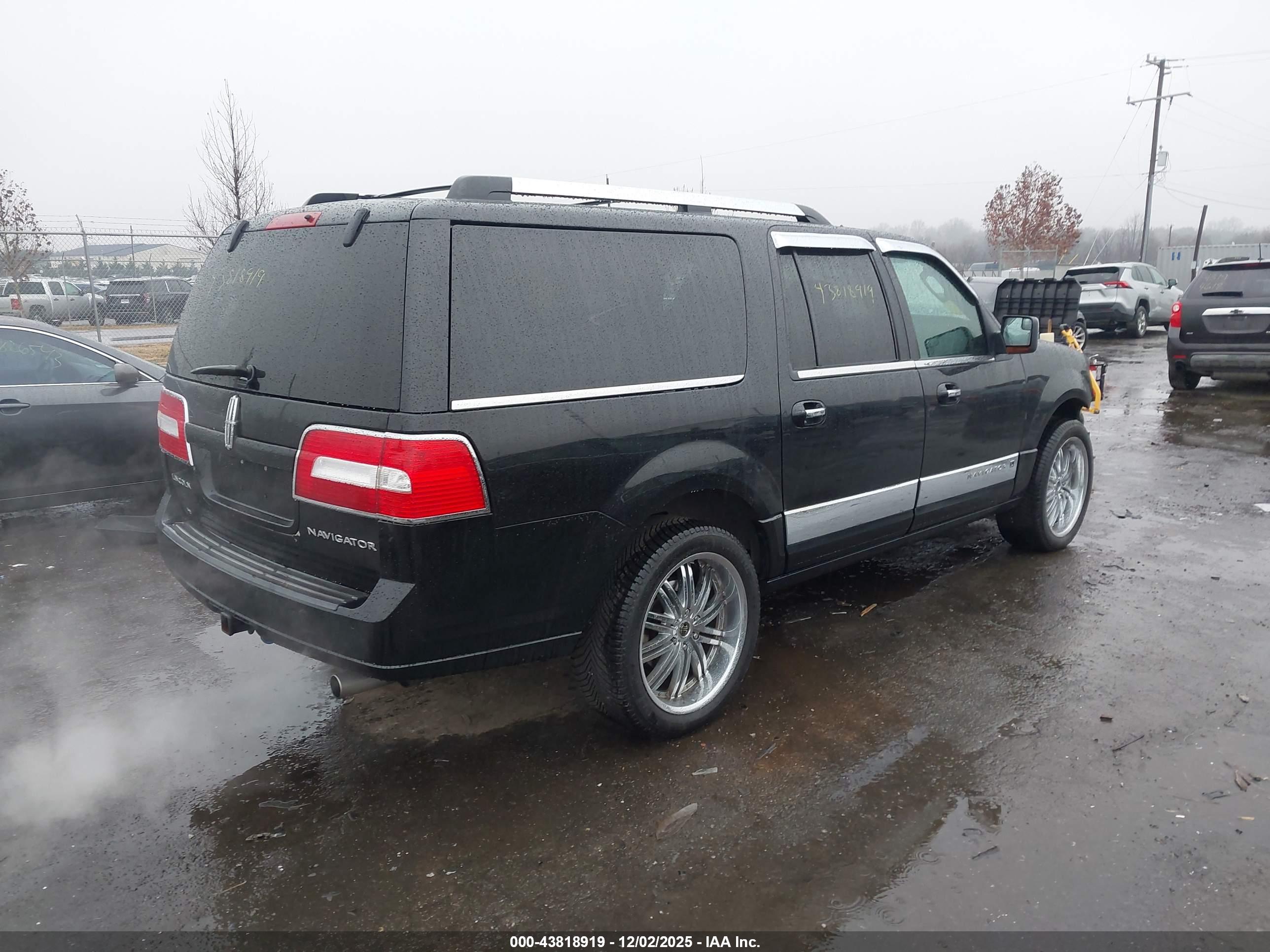 LINCOLN NAVIGATOR image 4