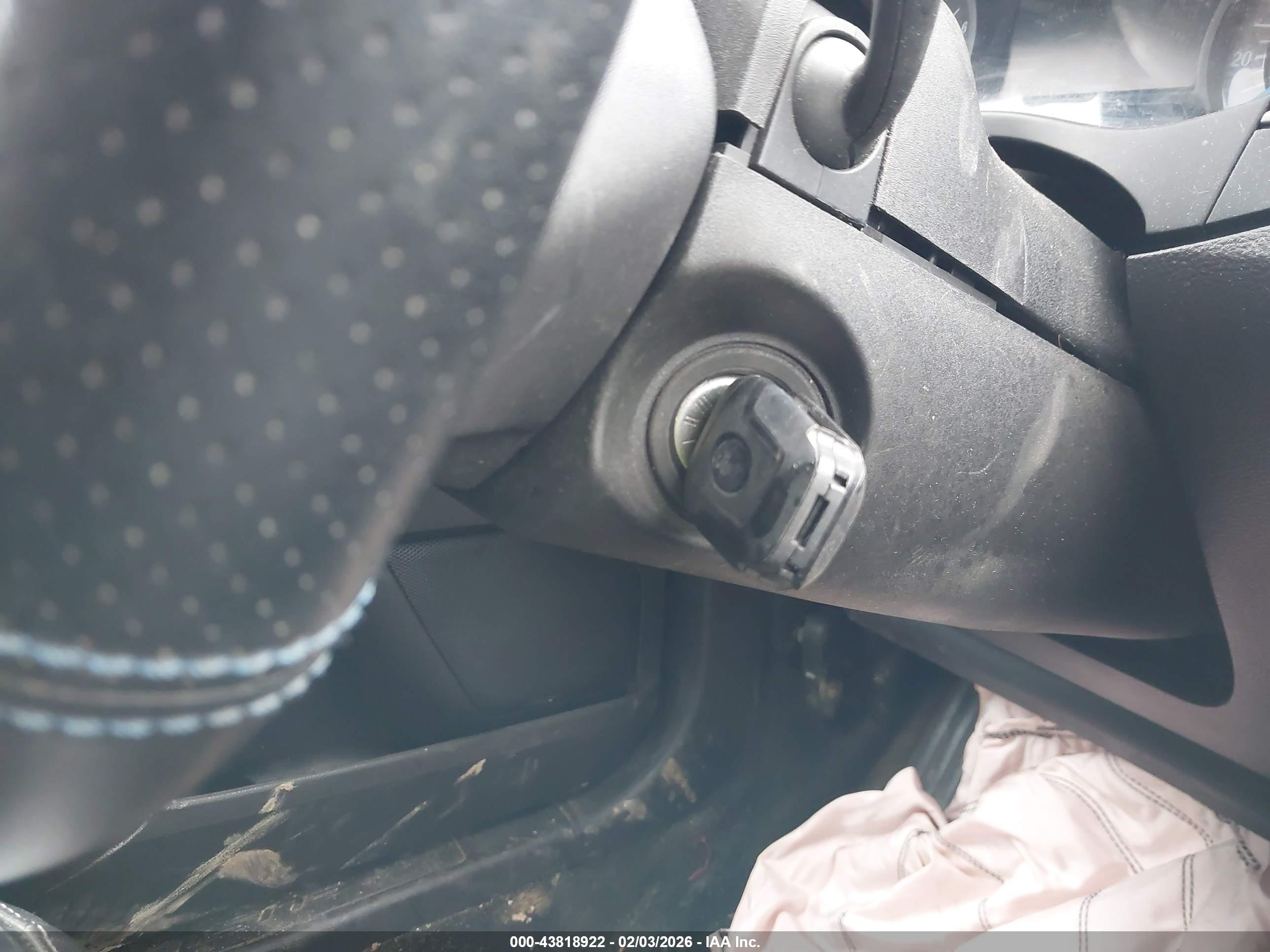 FORD FUSION image 11