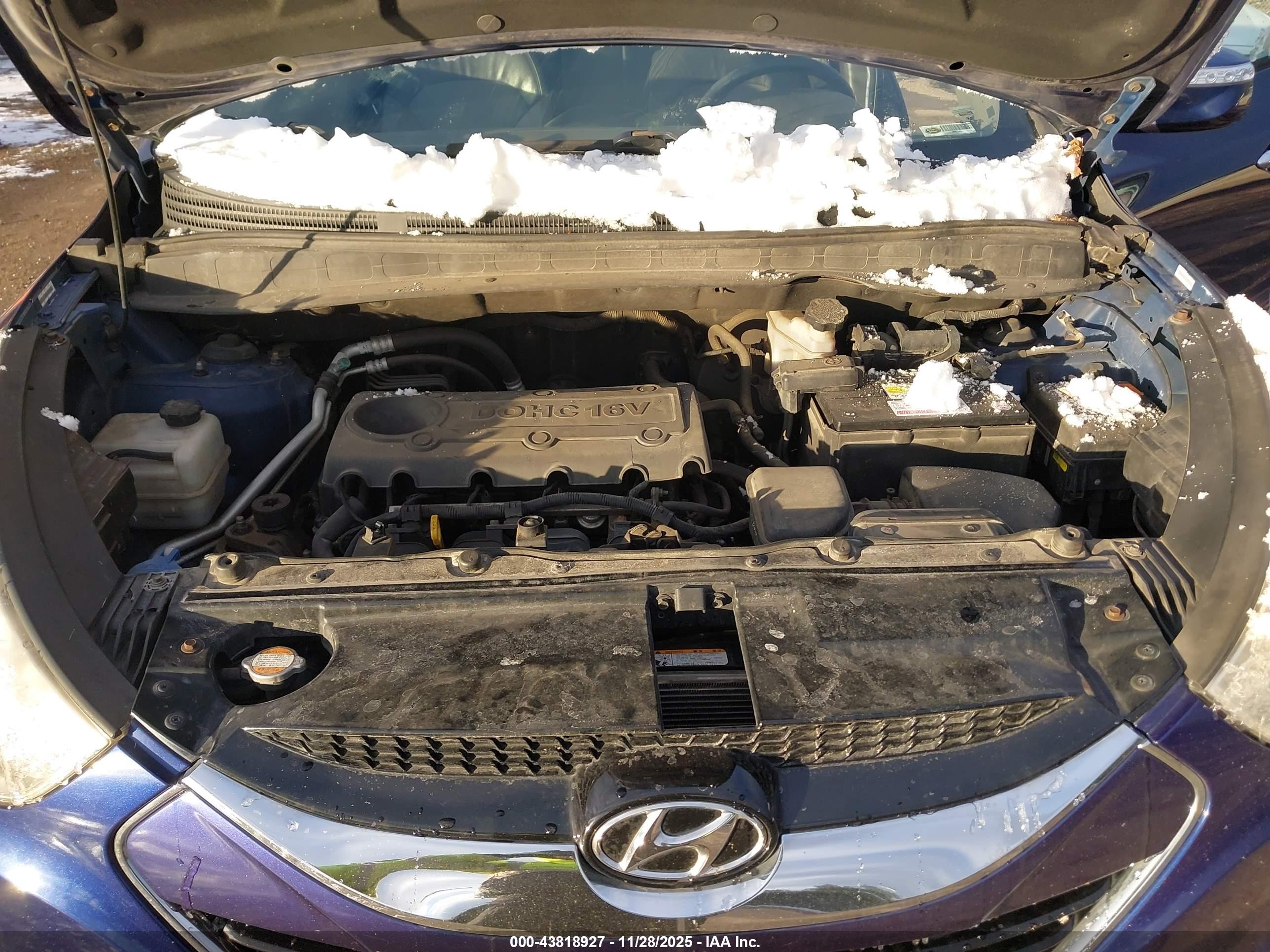 HYUNDAI TUCSON image 10