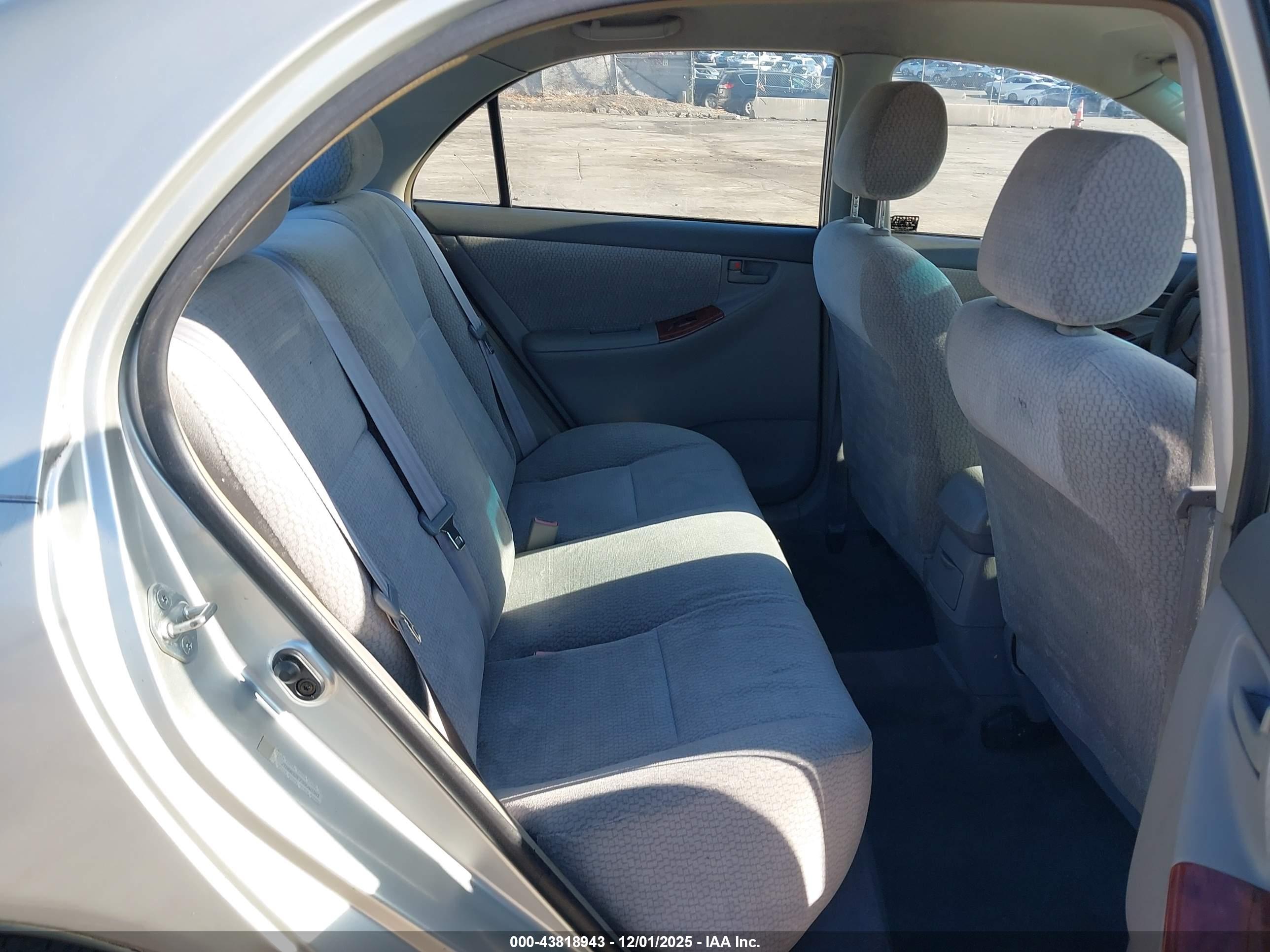 TOYOTA COROLLA image 8