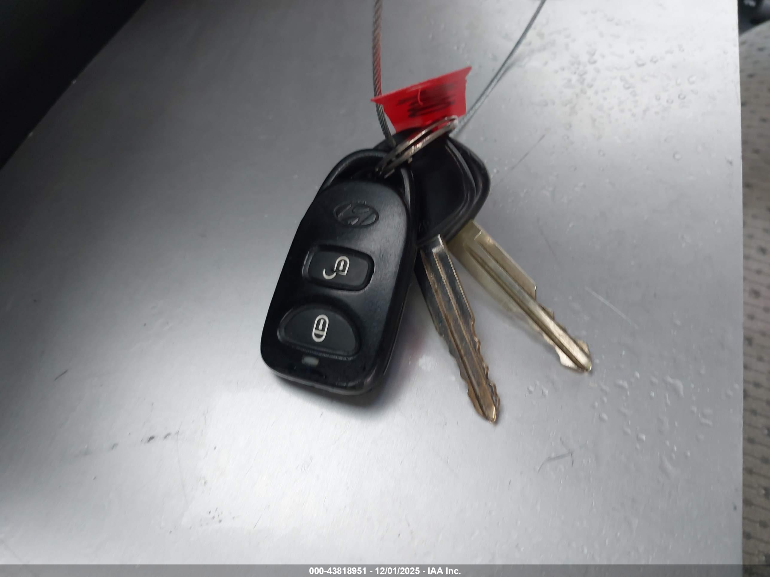 HYUNDAI TUCSON image 11