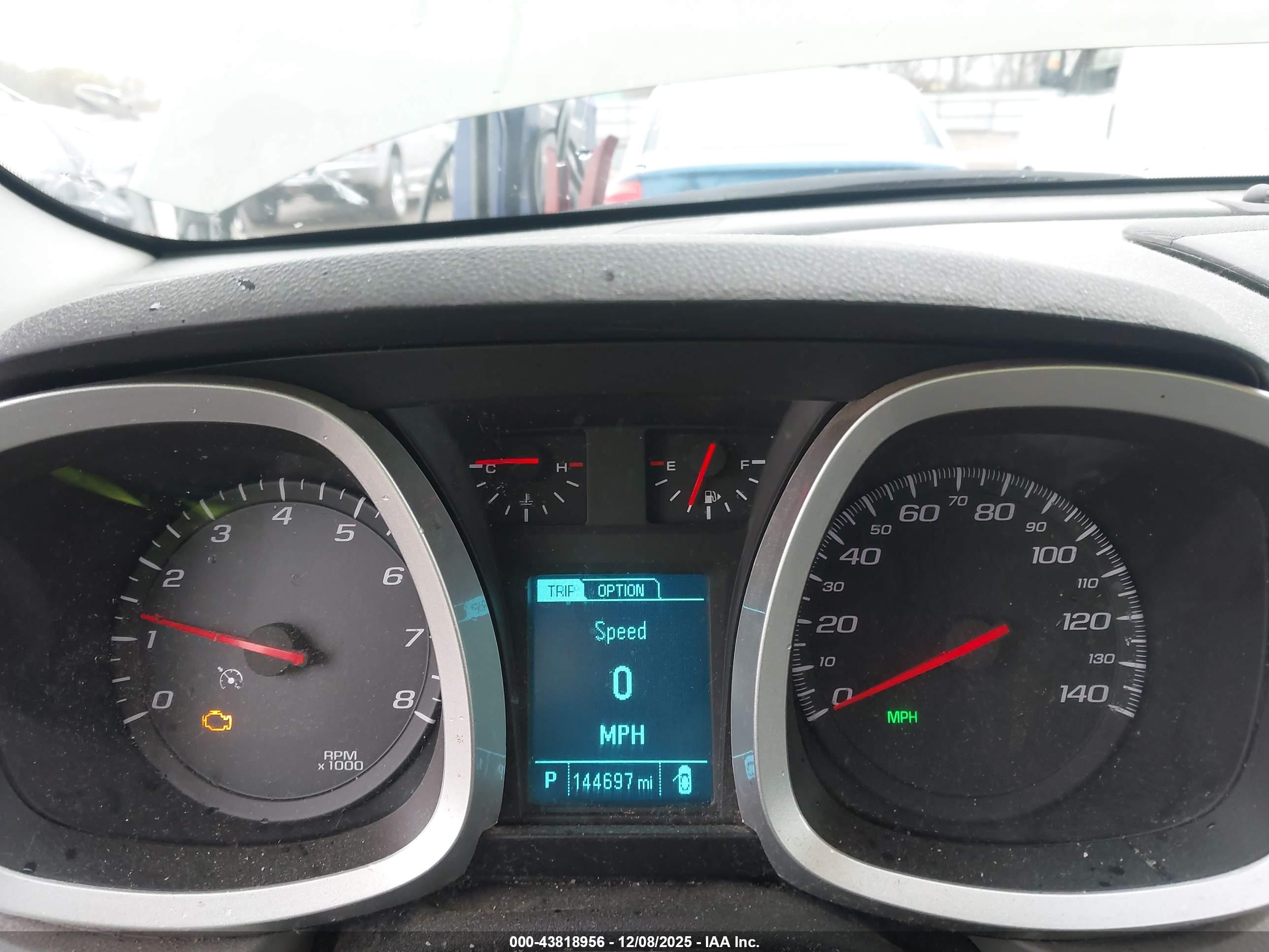 CHEVROLET EQUINOX image 7