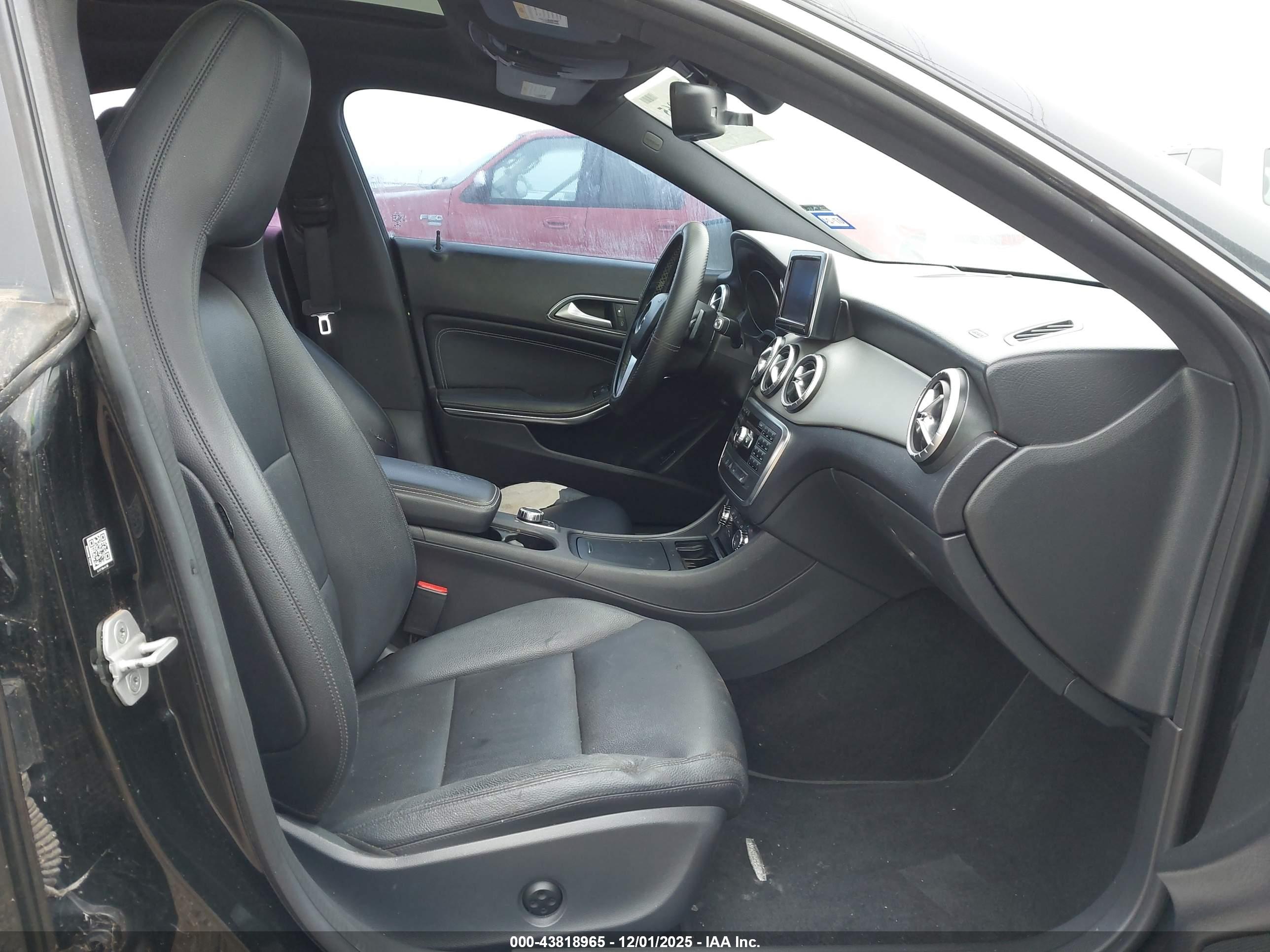 MERCEDES-BENZ CLA image 5