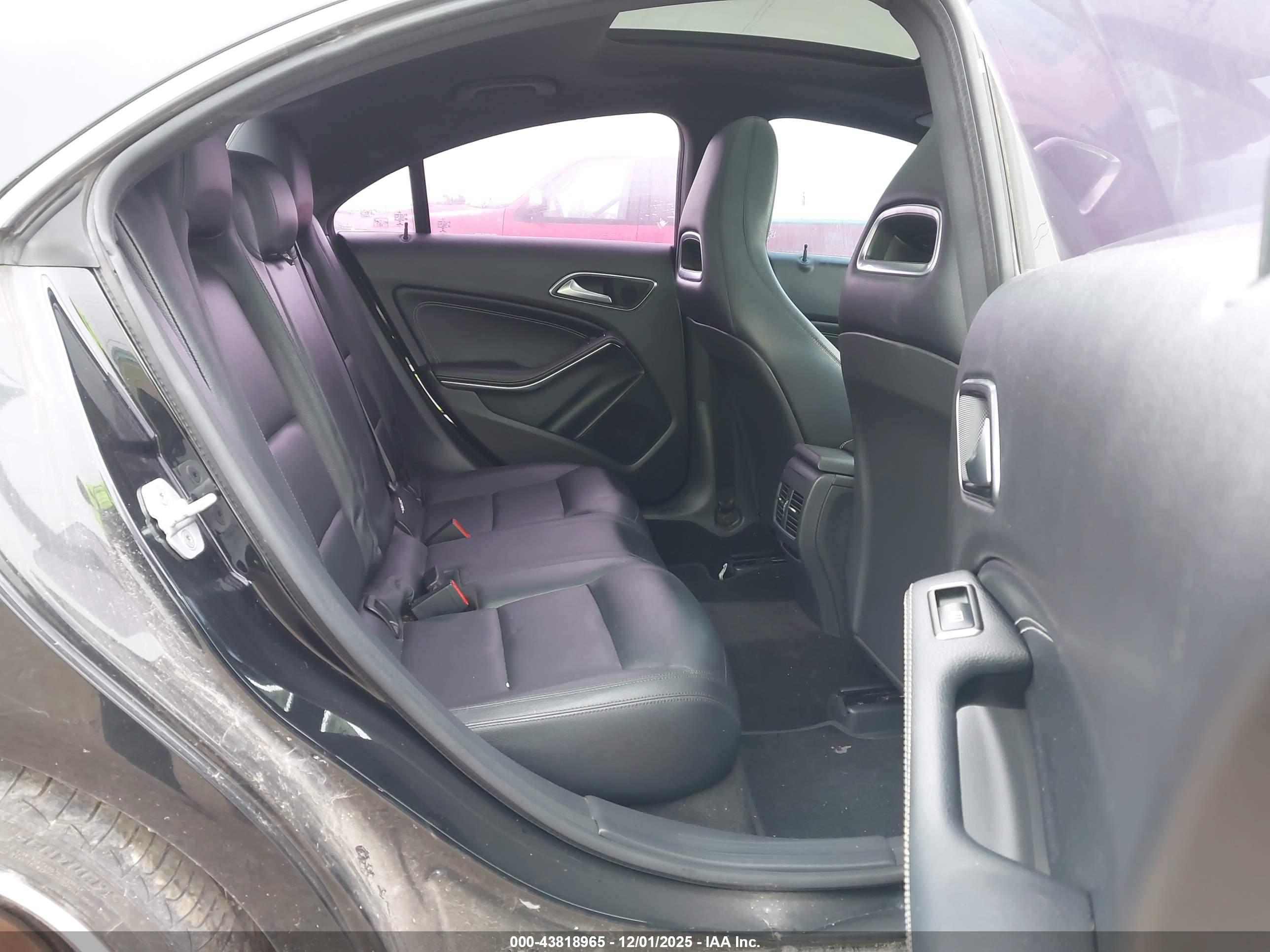 MERCEDES-BENZ CLA image 8