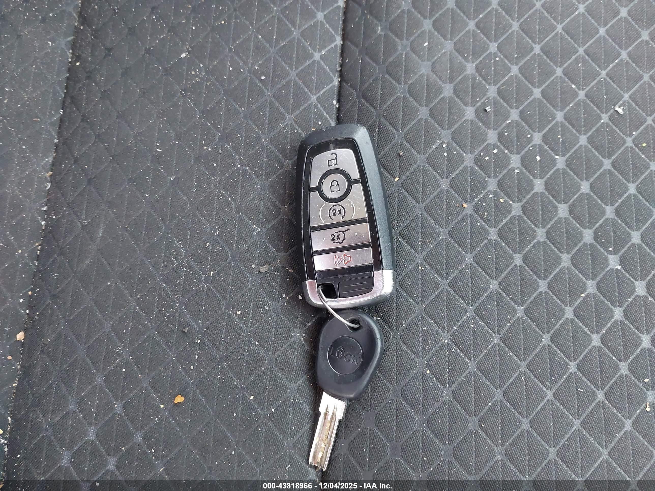 FORD ESCAPE image 11