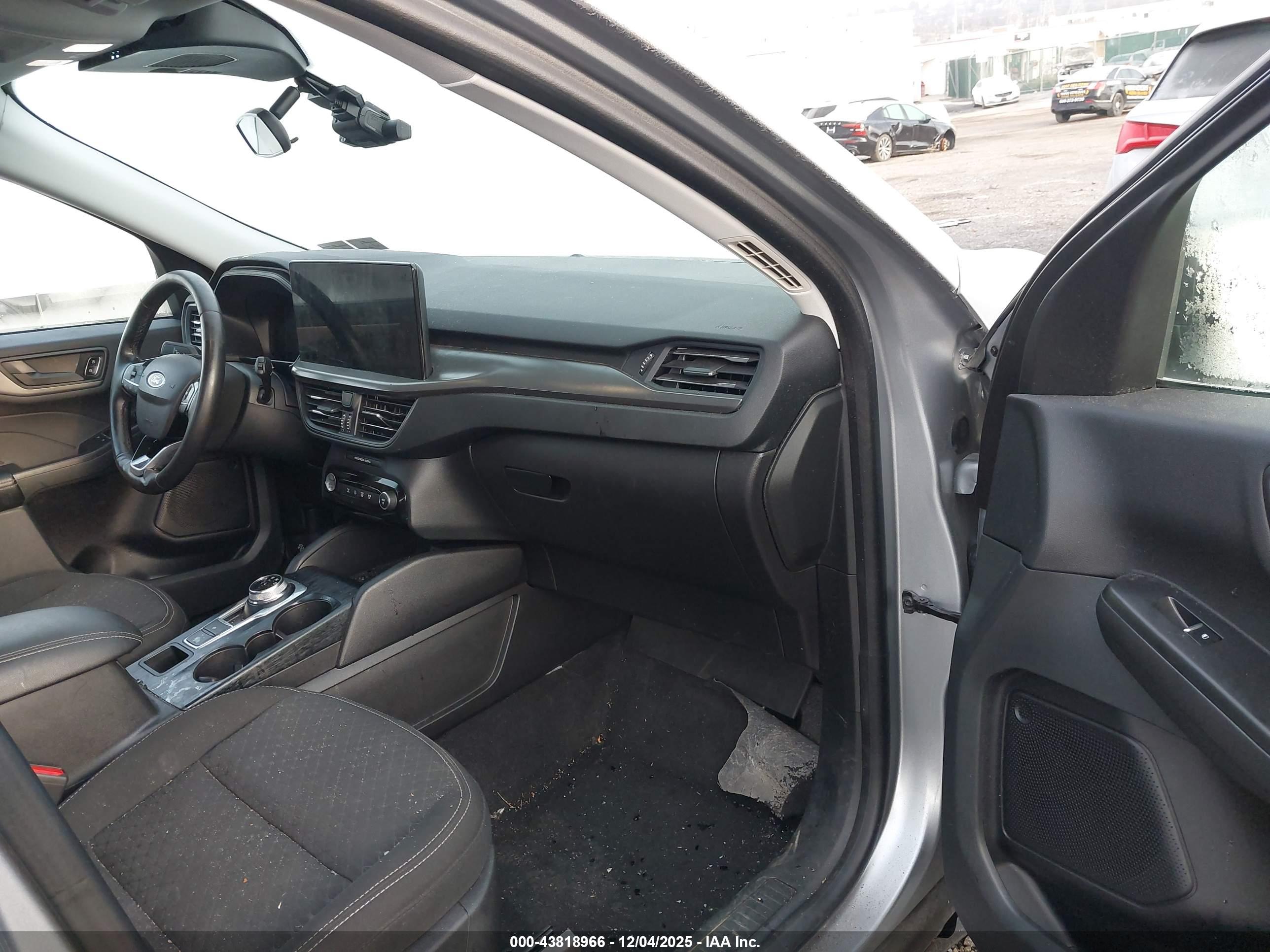 FORD ESCAPE image 5