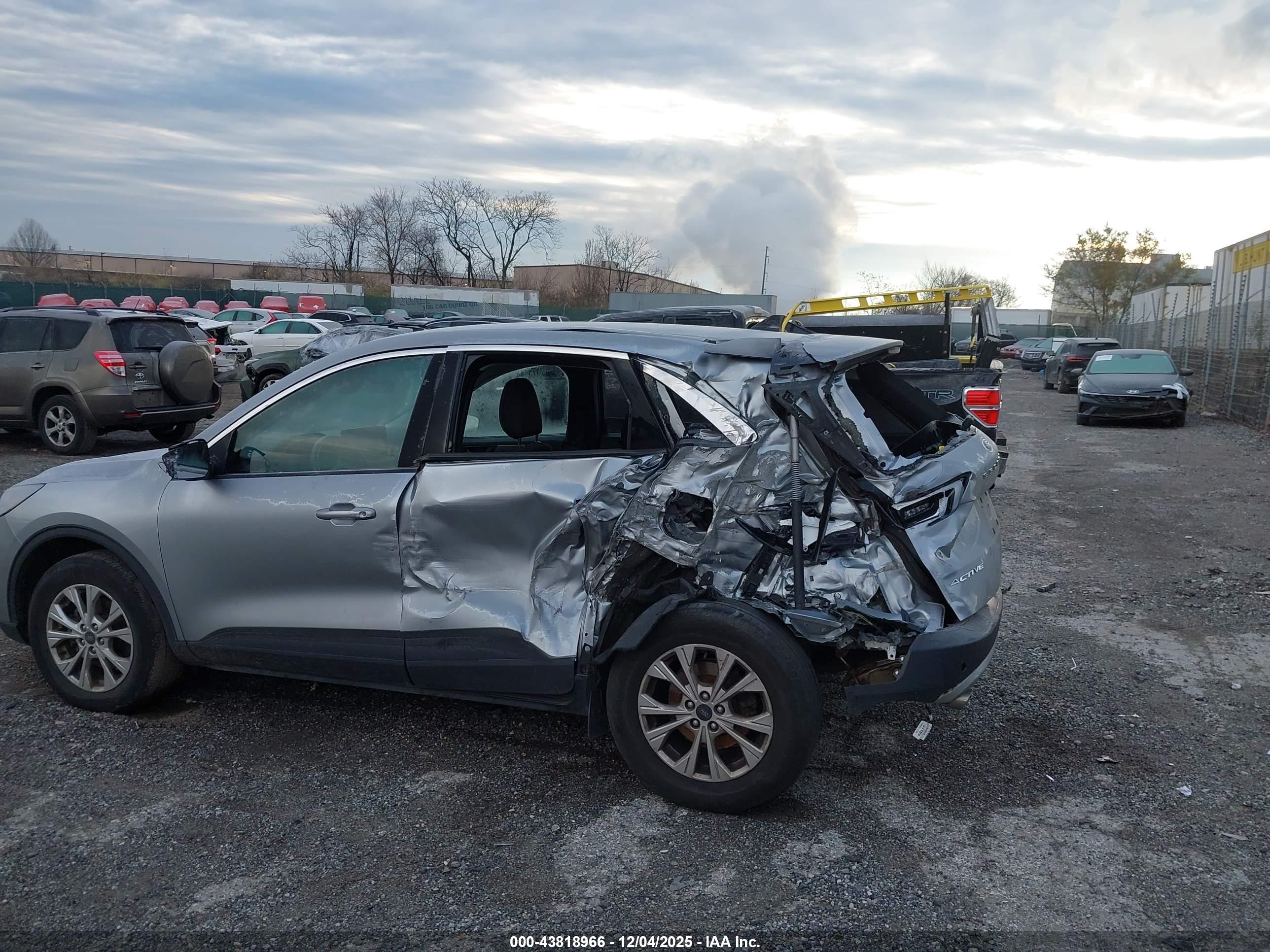 FORD ESCAPE image 6