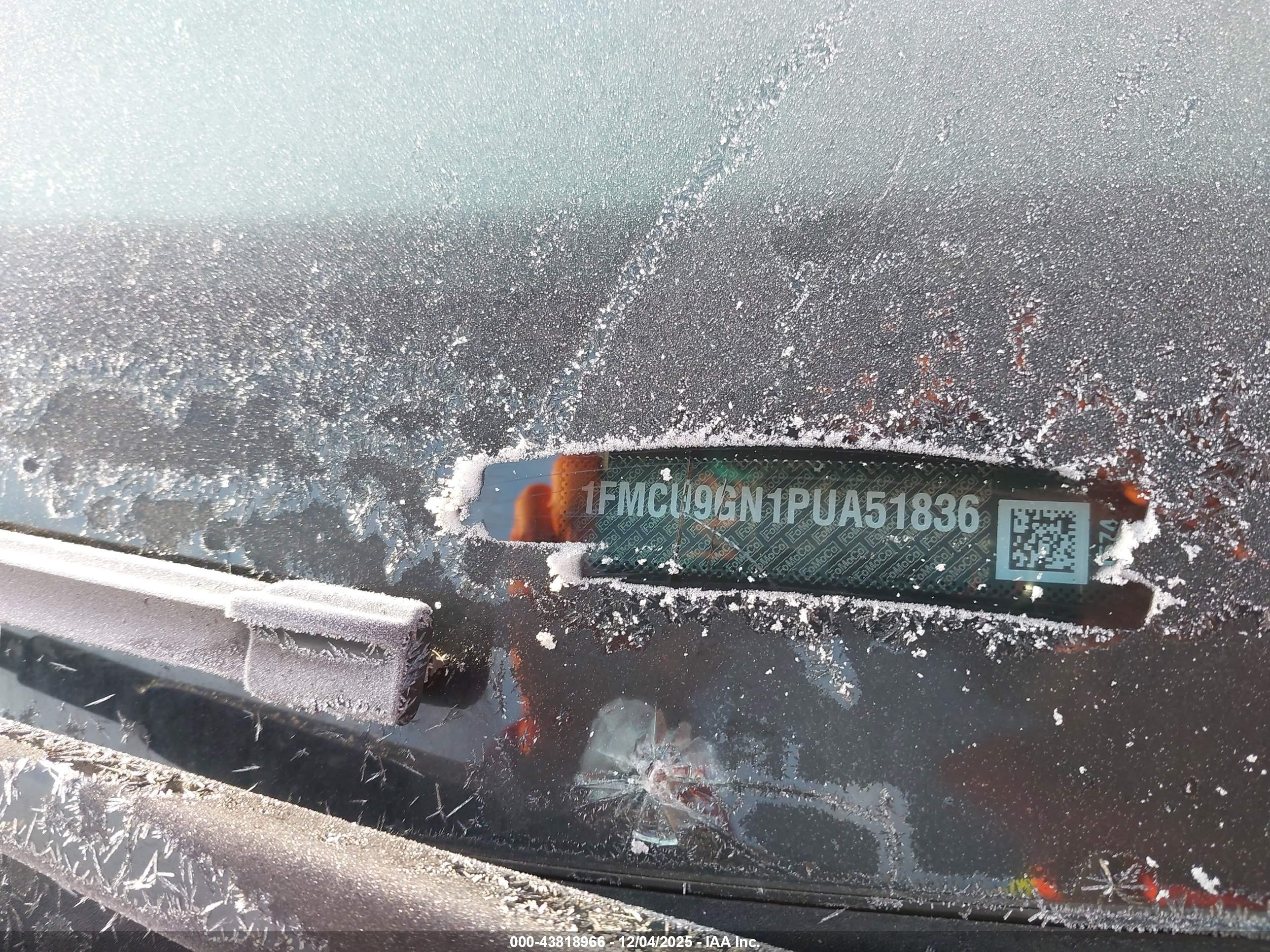 FORD ESCAPE image 9