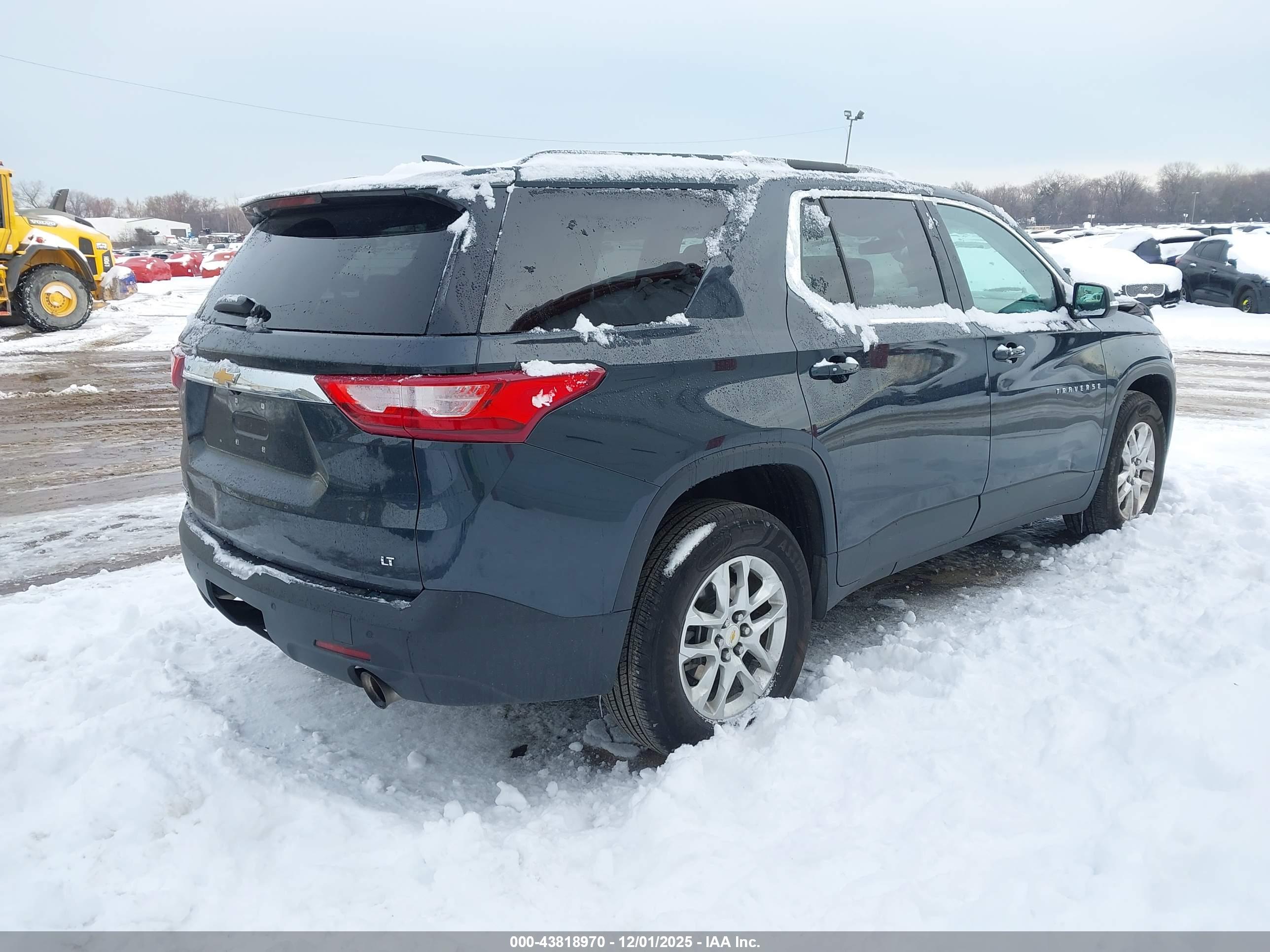 CHEVROLET TRAVERSE image 4