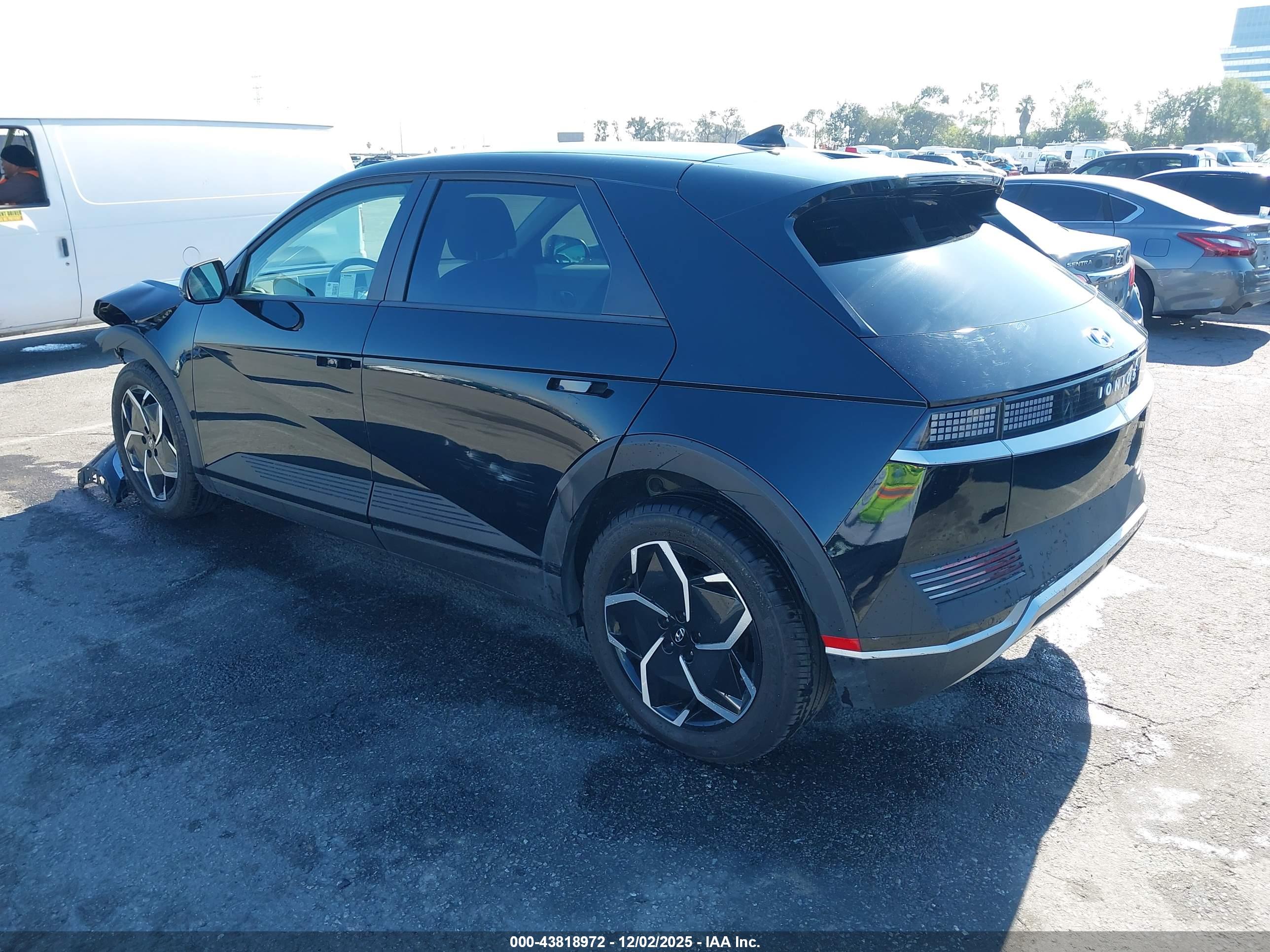 HYUNDAI IONIQ image 3