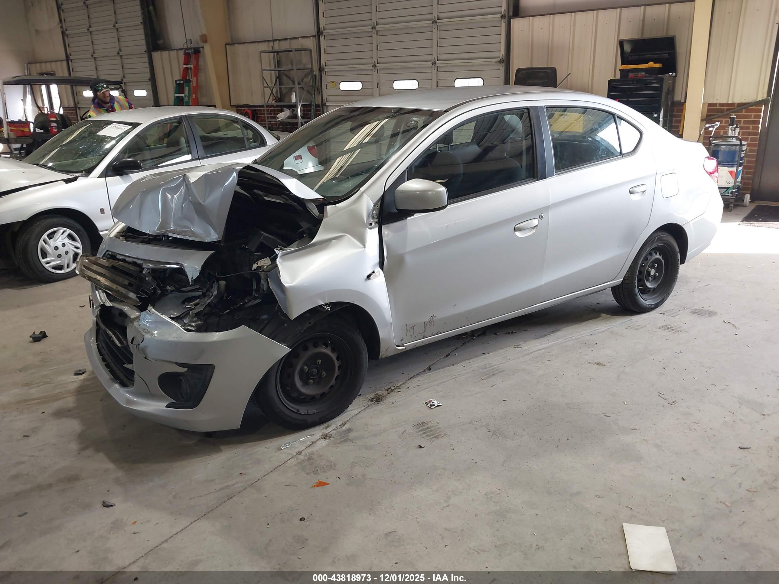 MITSUBISHI MIRAGE image 2