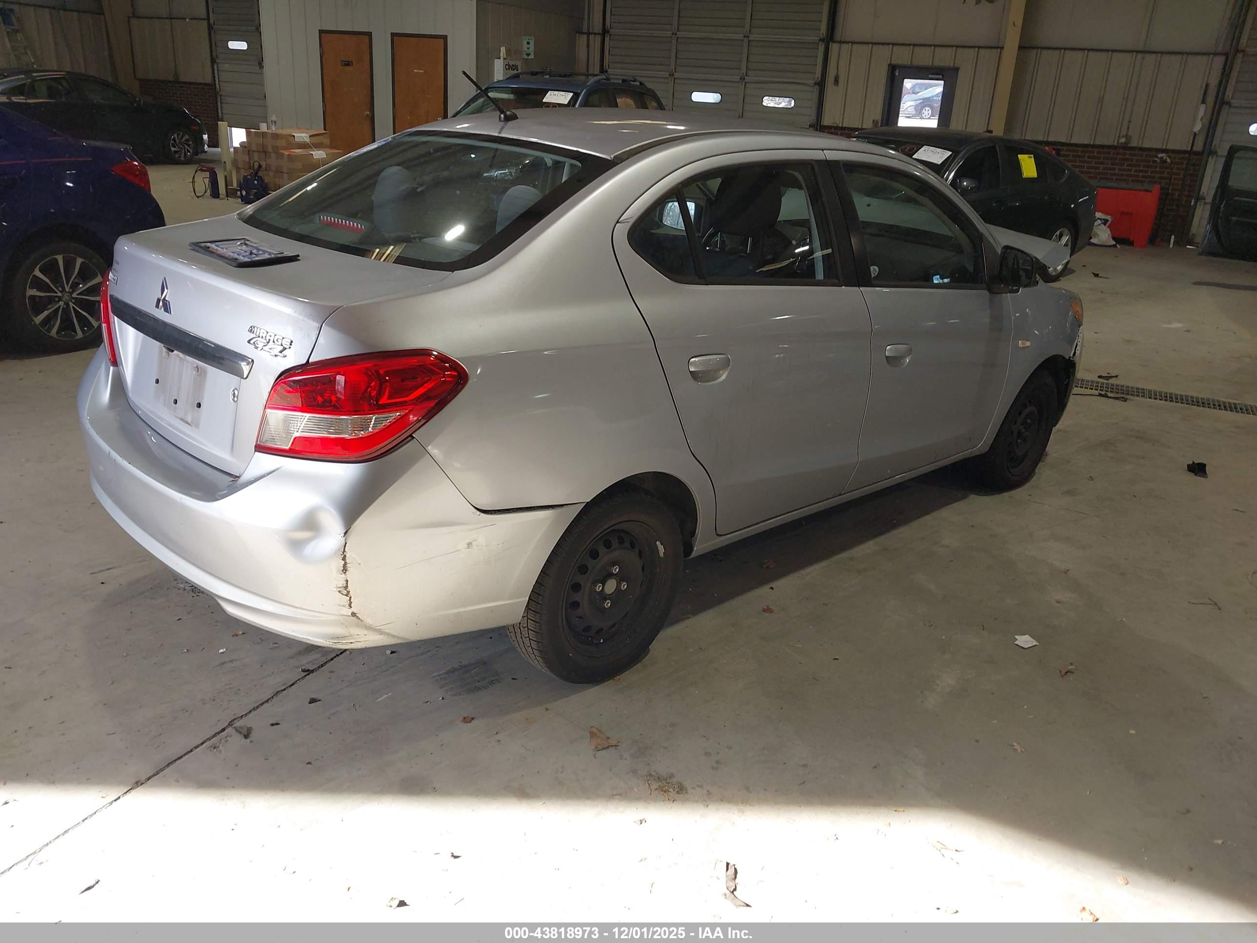 MITSUBISHI MIRAGE image 4