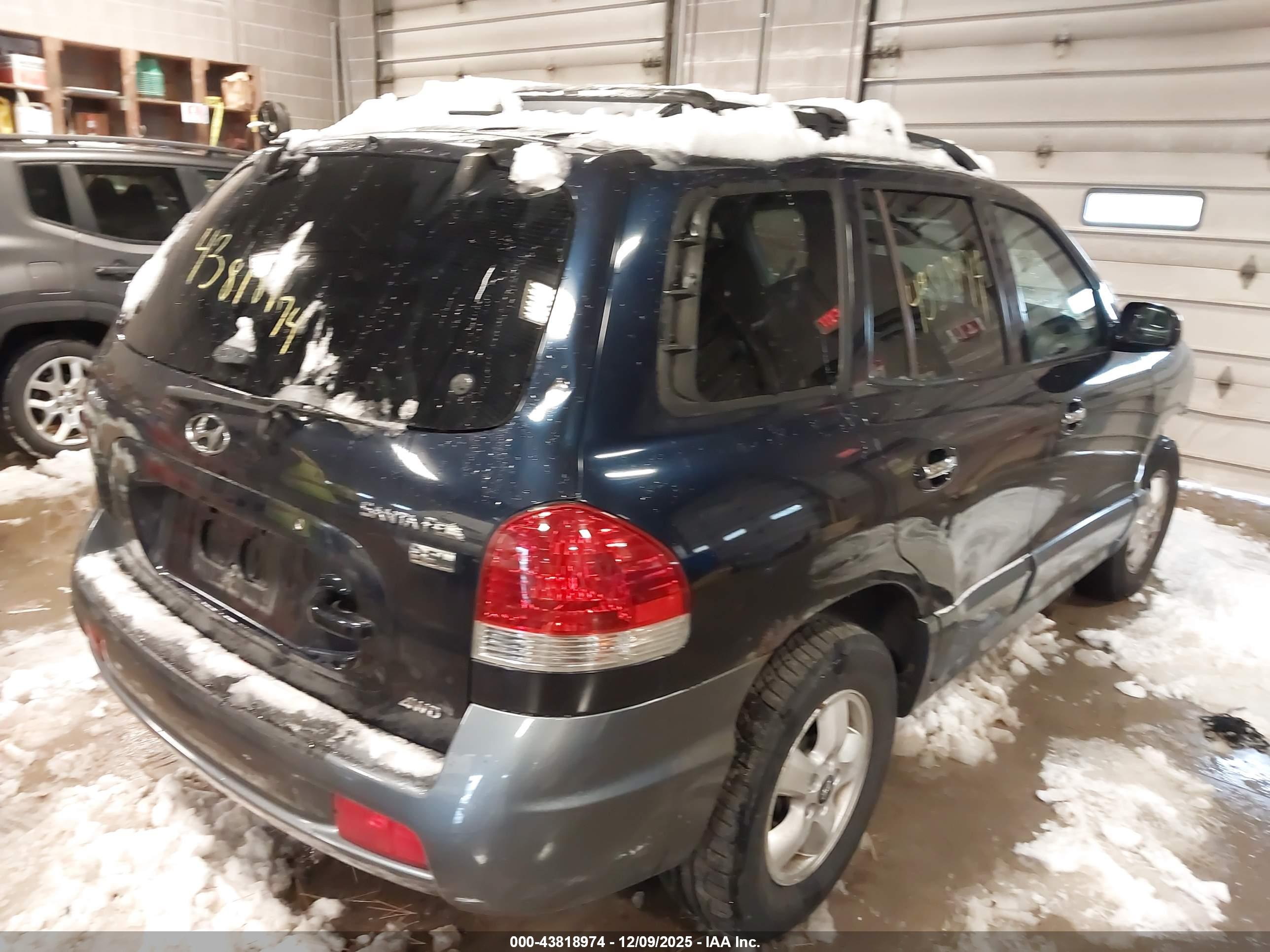 HYUNDAI SANTA image 4