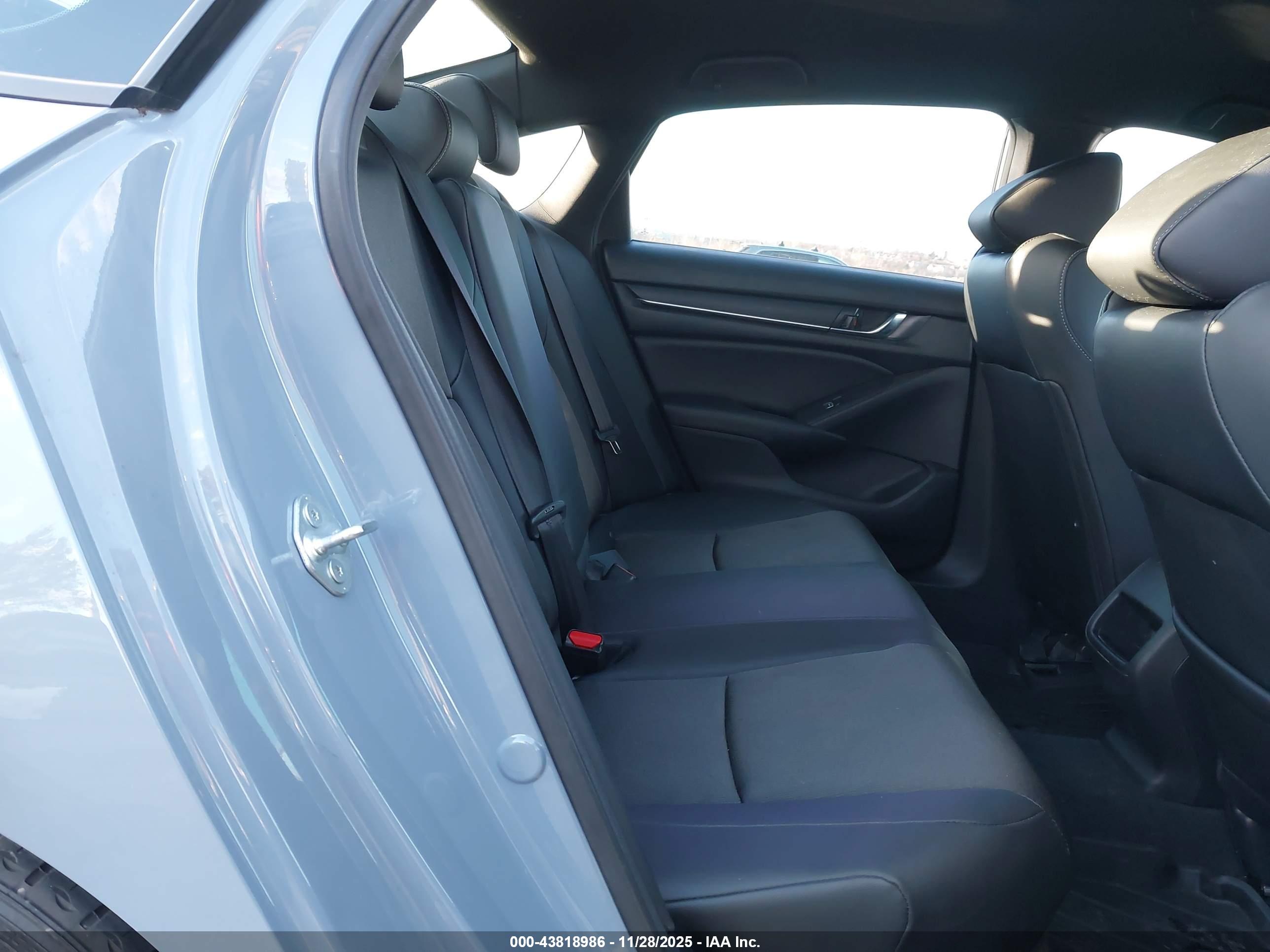 HONDA ACCORD image 8