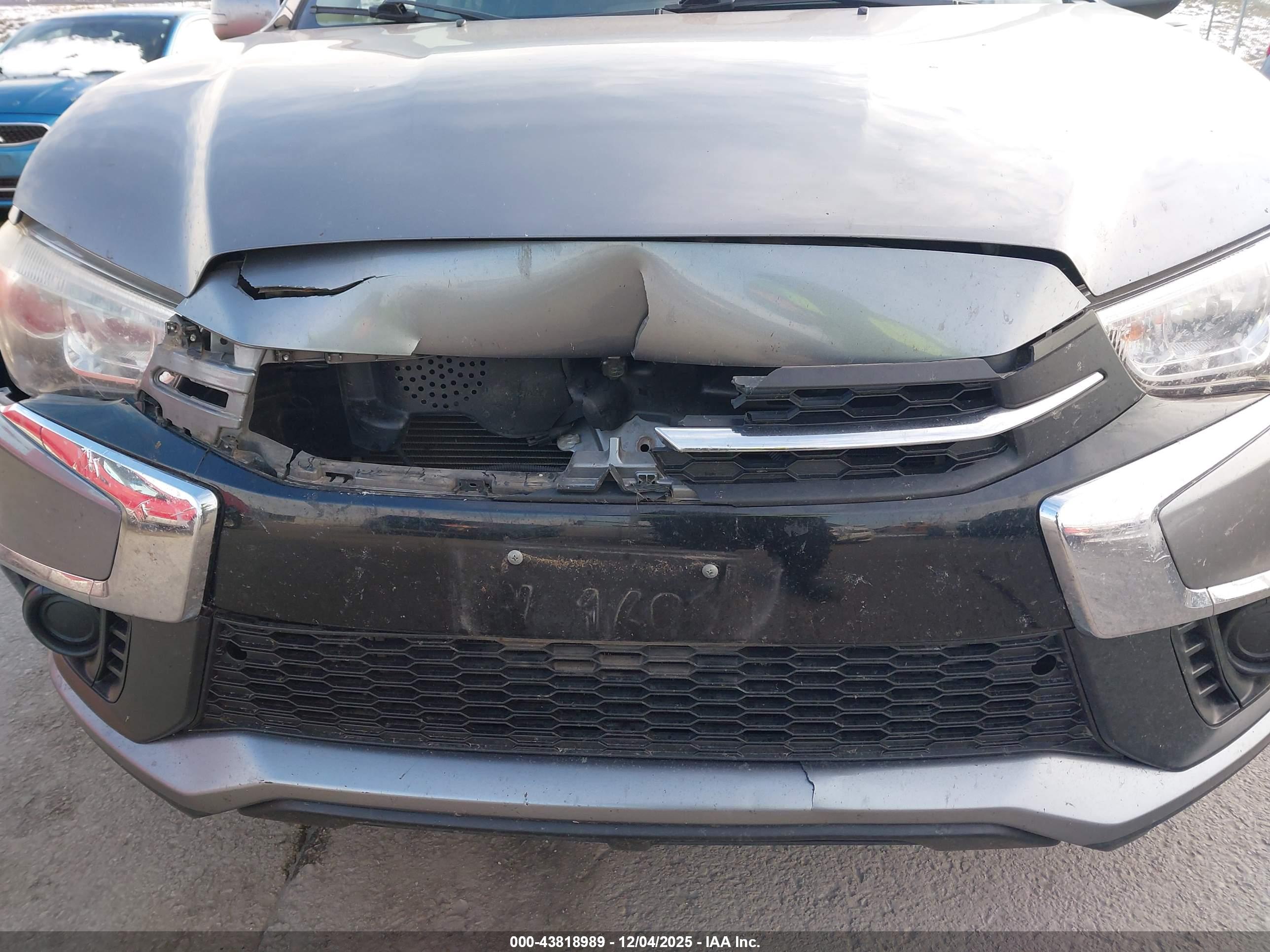 MITSUBISHI OUTLANDER image 6