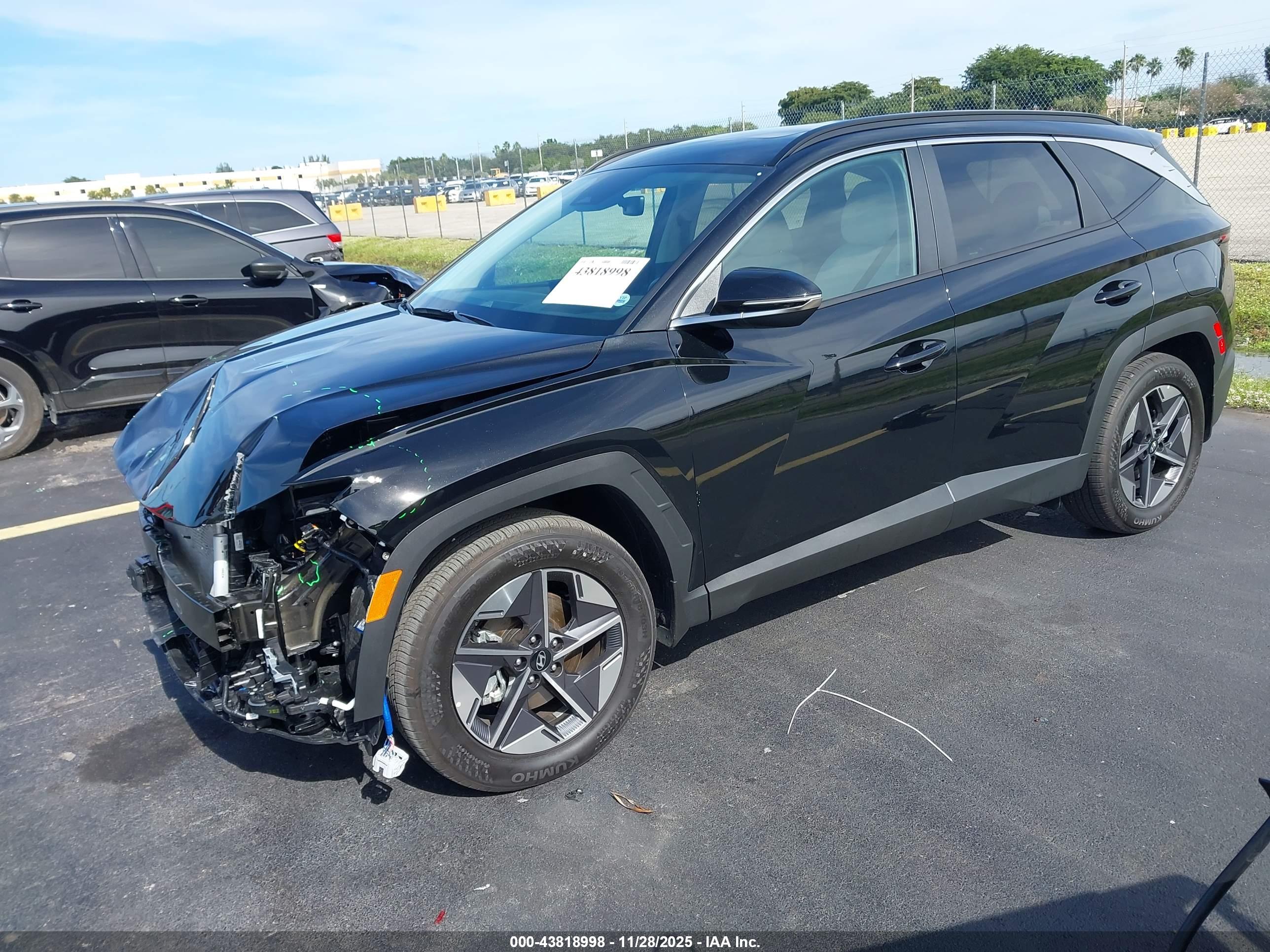 HYUNDAI TUCSON image 2