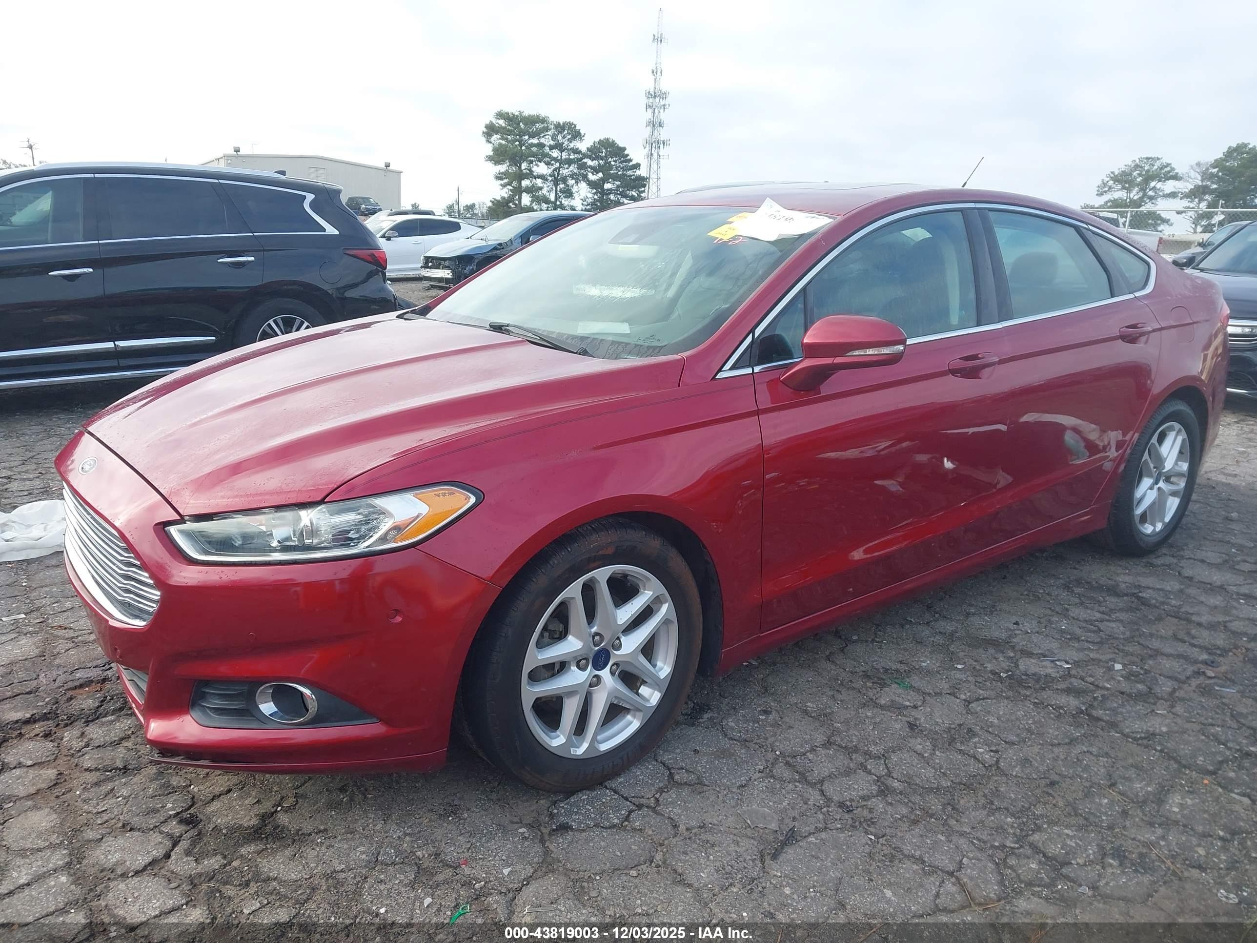 FORD FUSION image 2