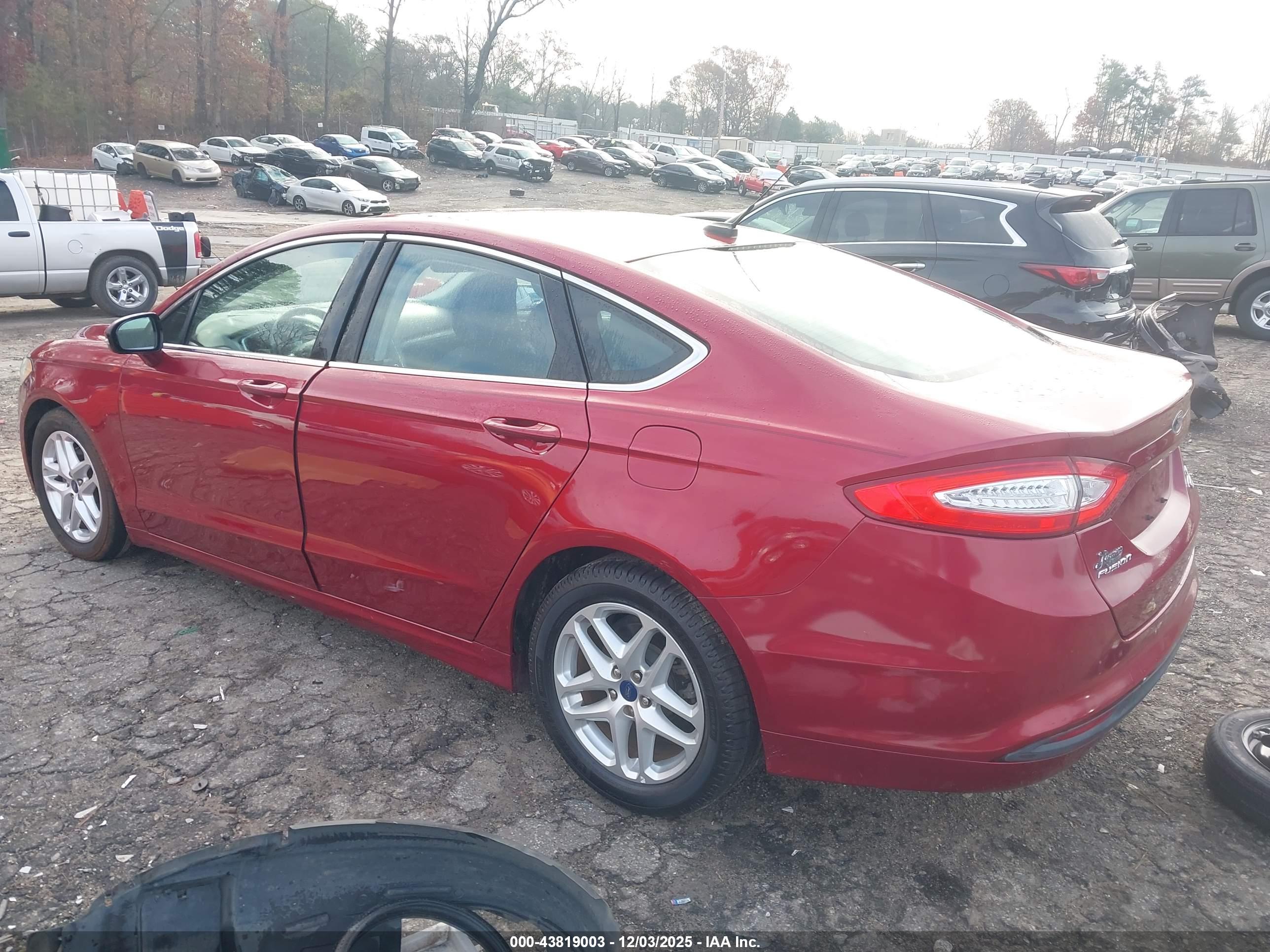 FORD FUSION image 3