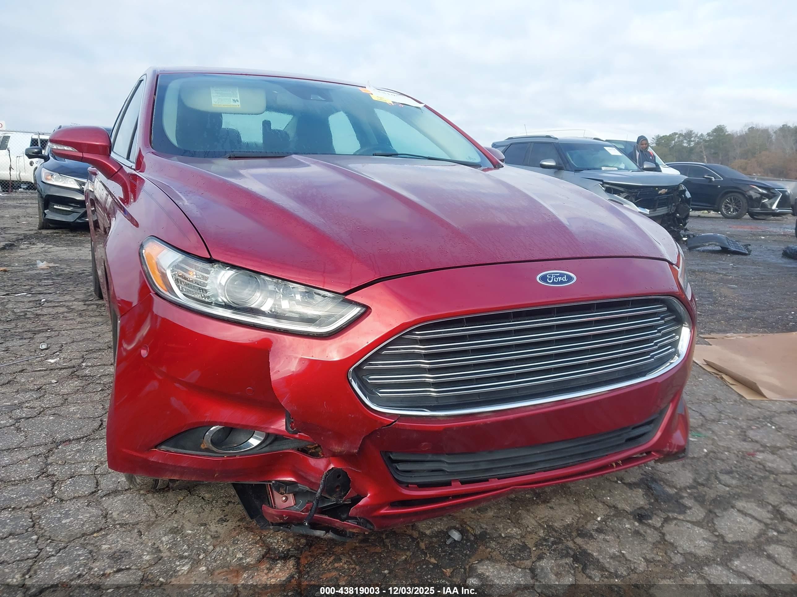 FORD FUSION image 6