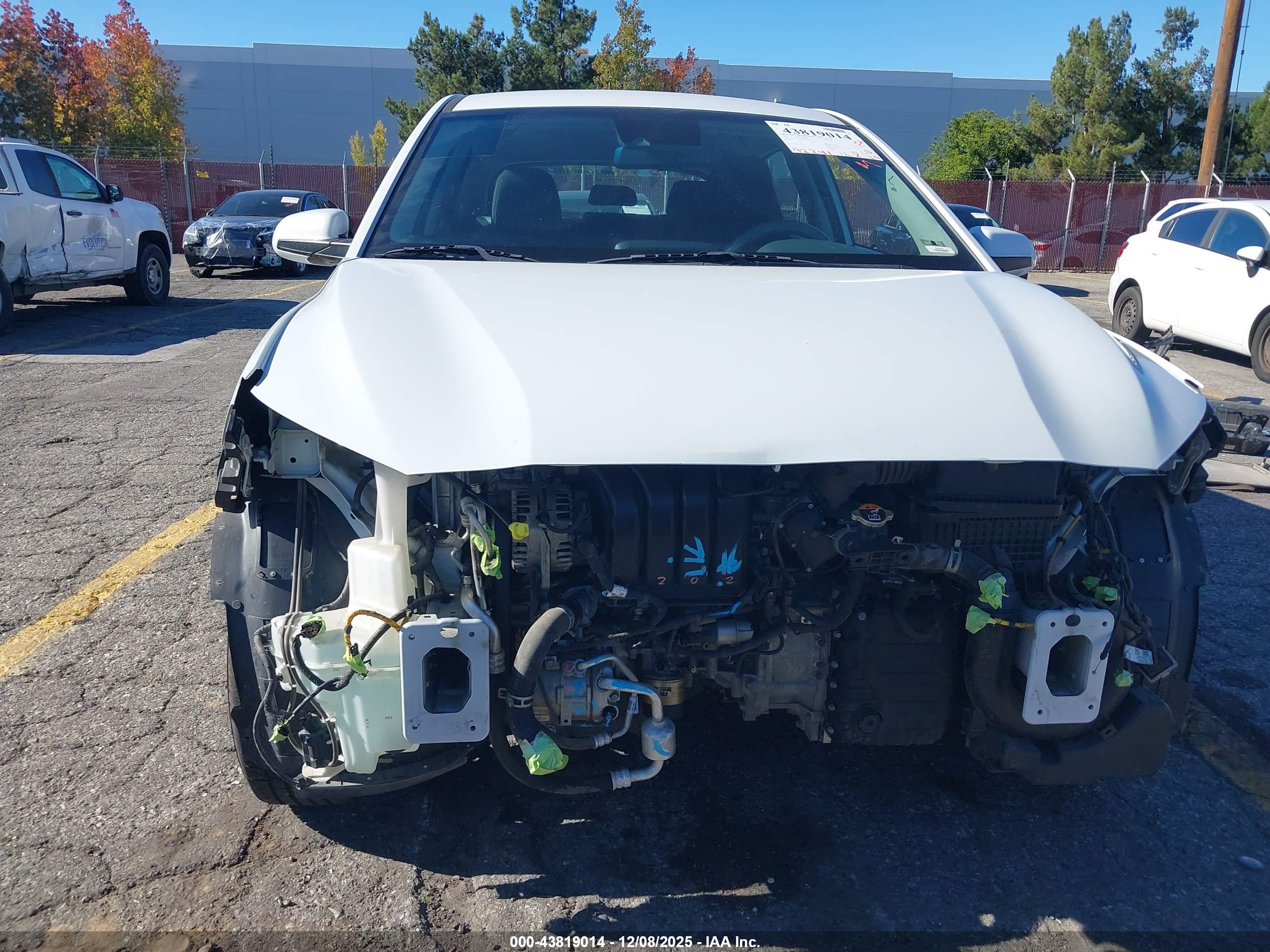 HYUNDAI KONA image 6