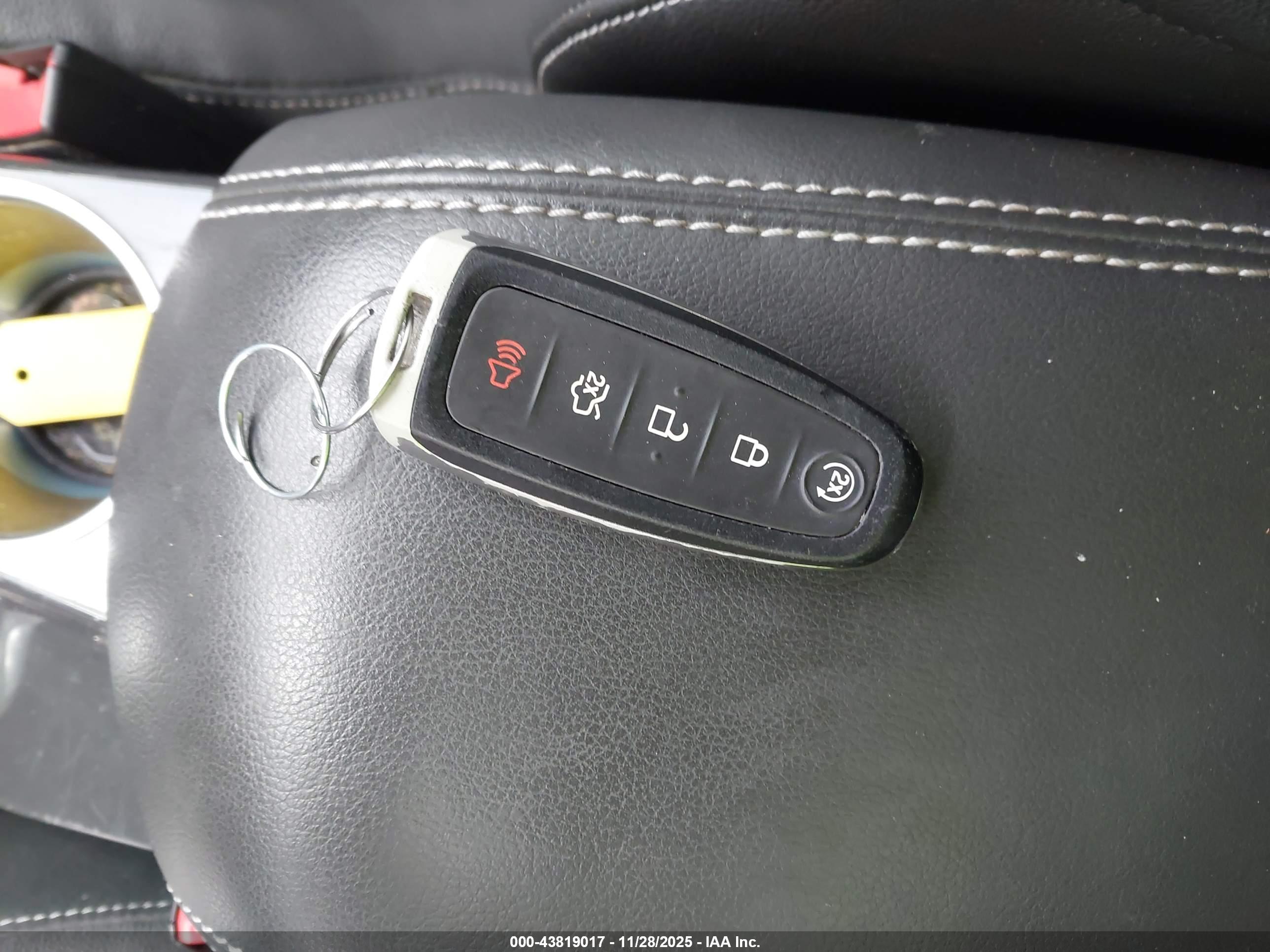 FORD ESCAPE image 11