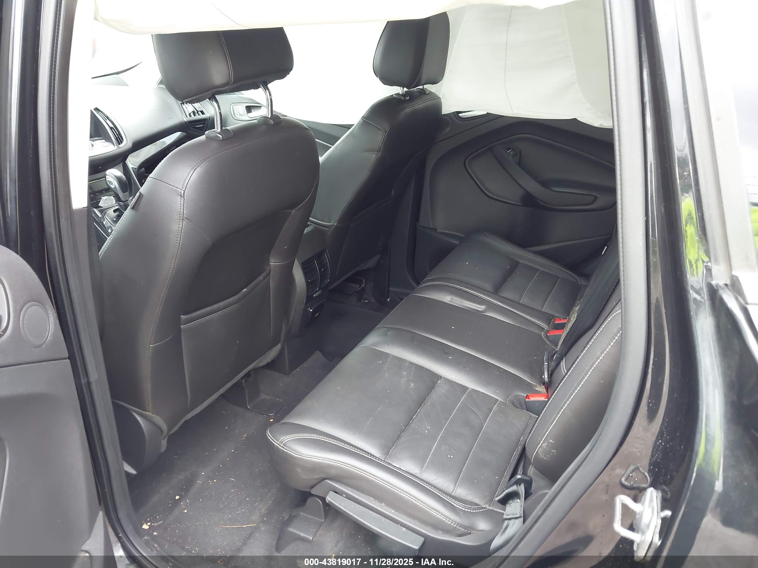 FORD ESCAPE image 8