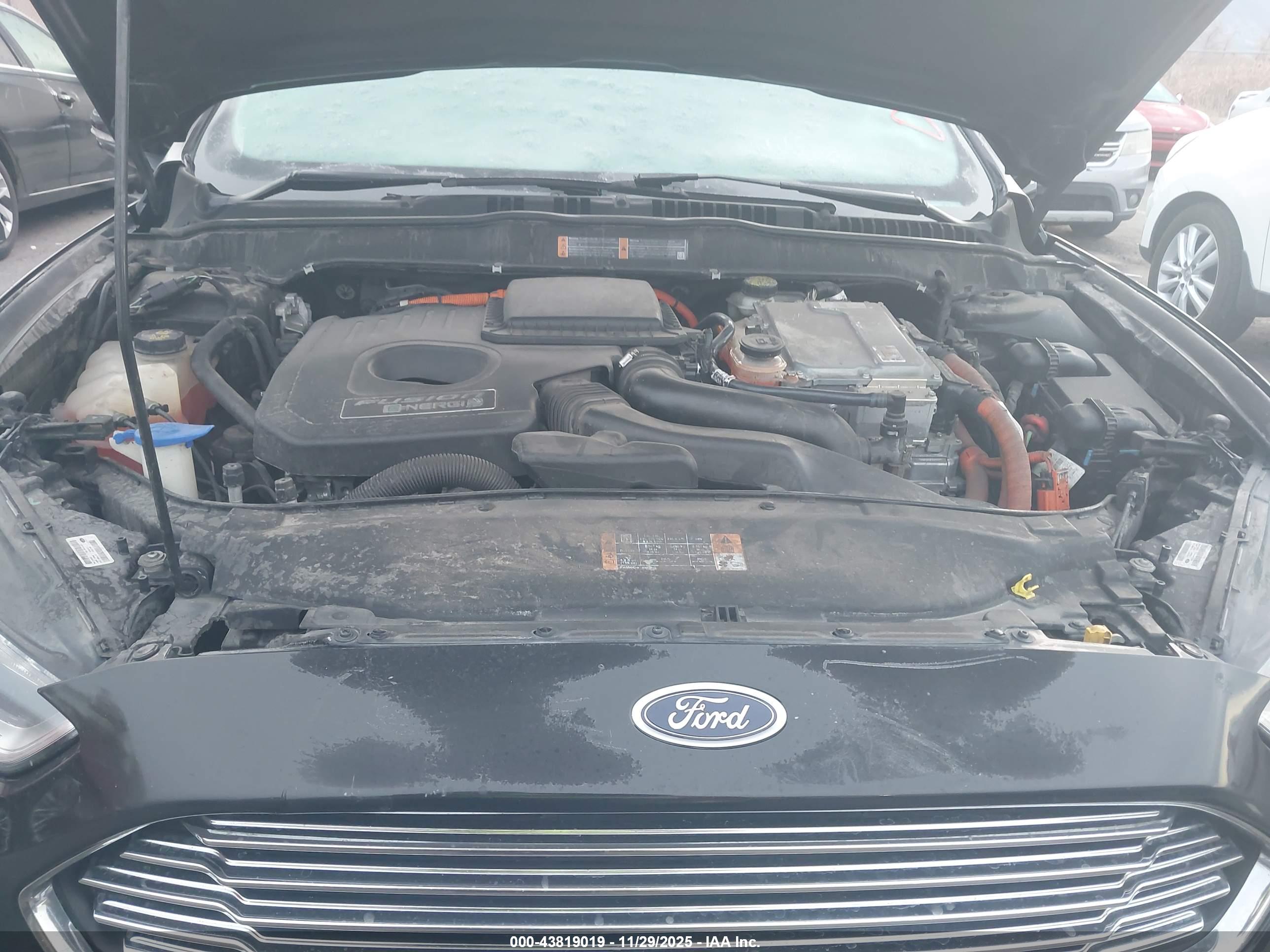 FORD FUSION image 10