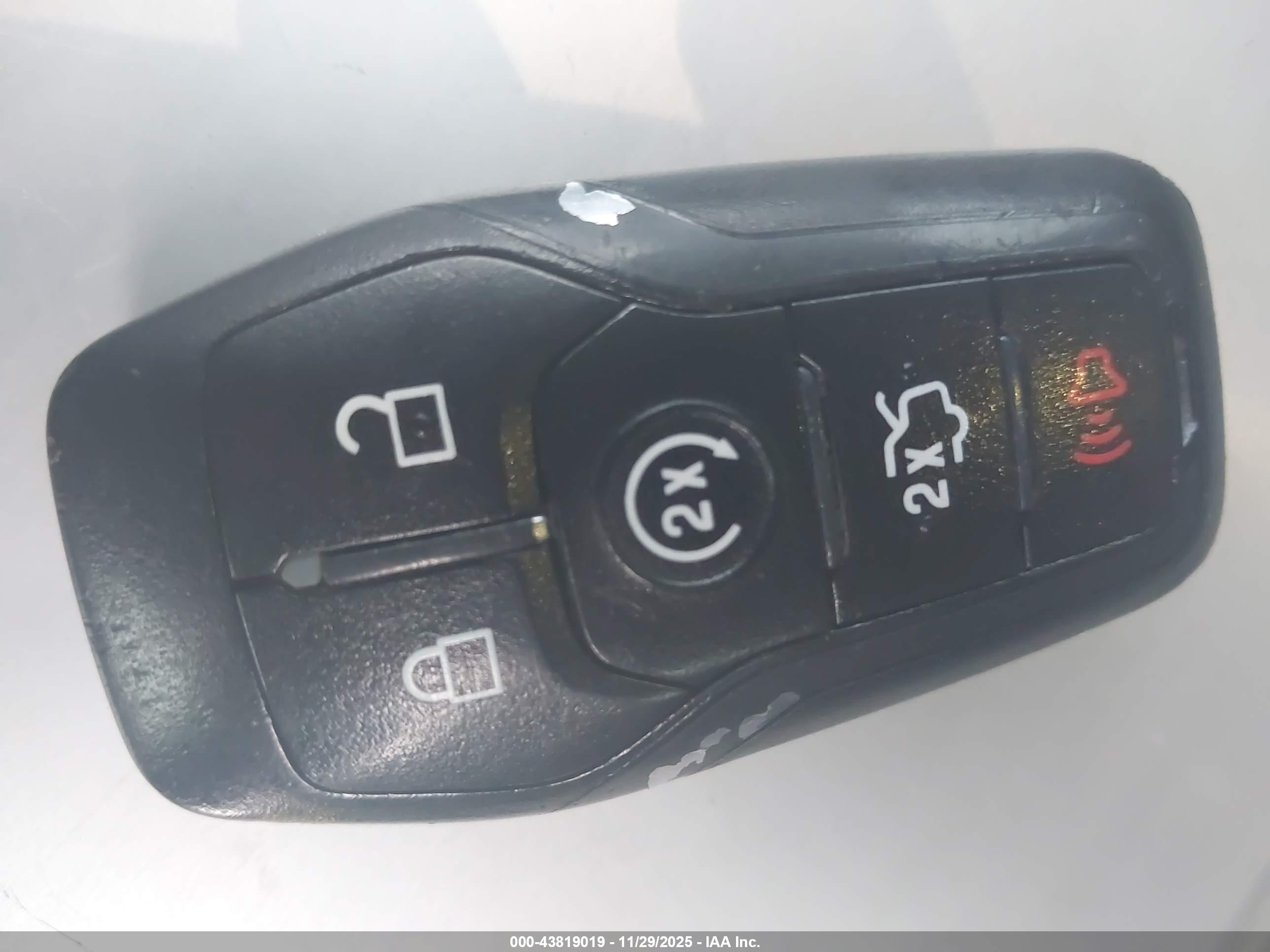 FORD FUSION image 11