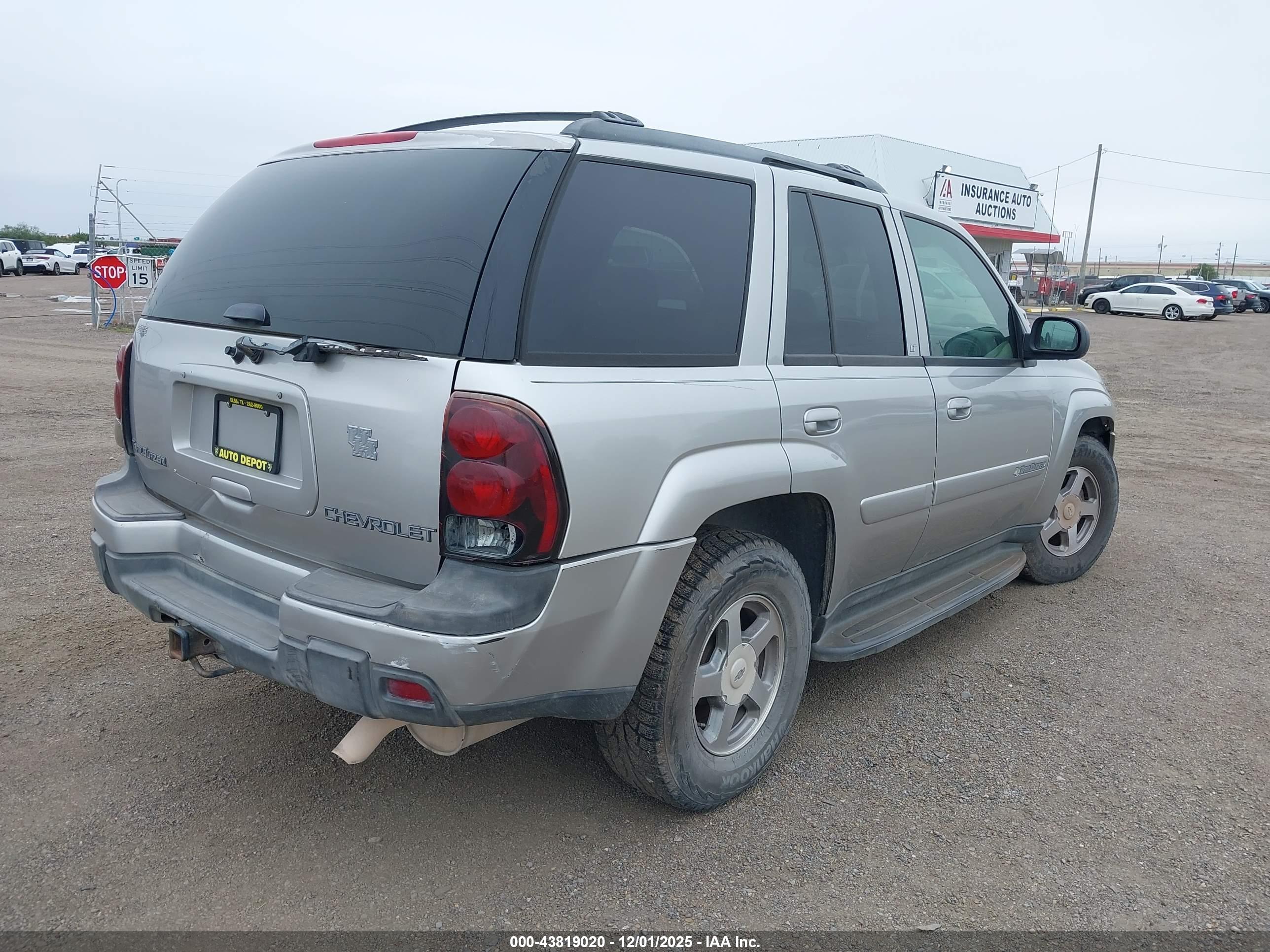 CHEVROLET TRAILBLAZER image 4