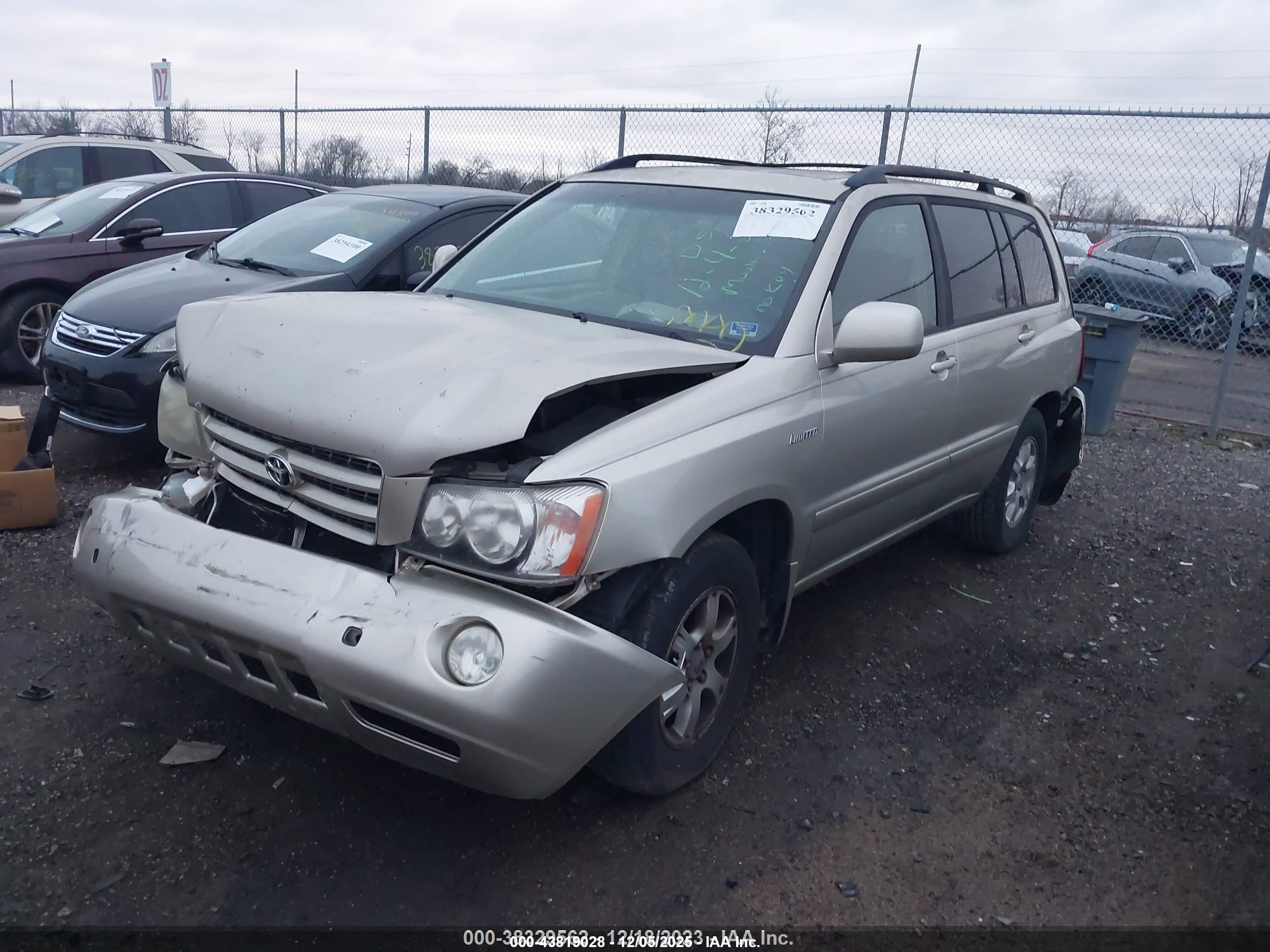 TOYOTA HIGHLANDER image 2