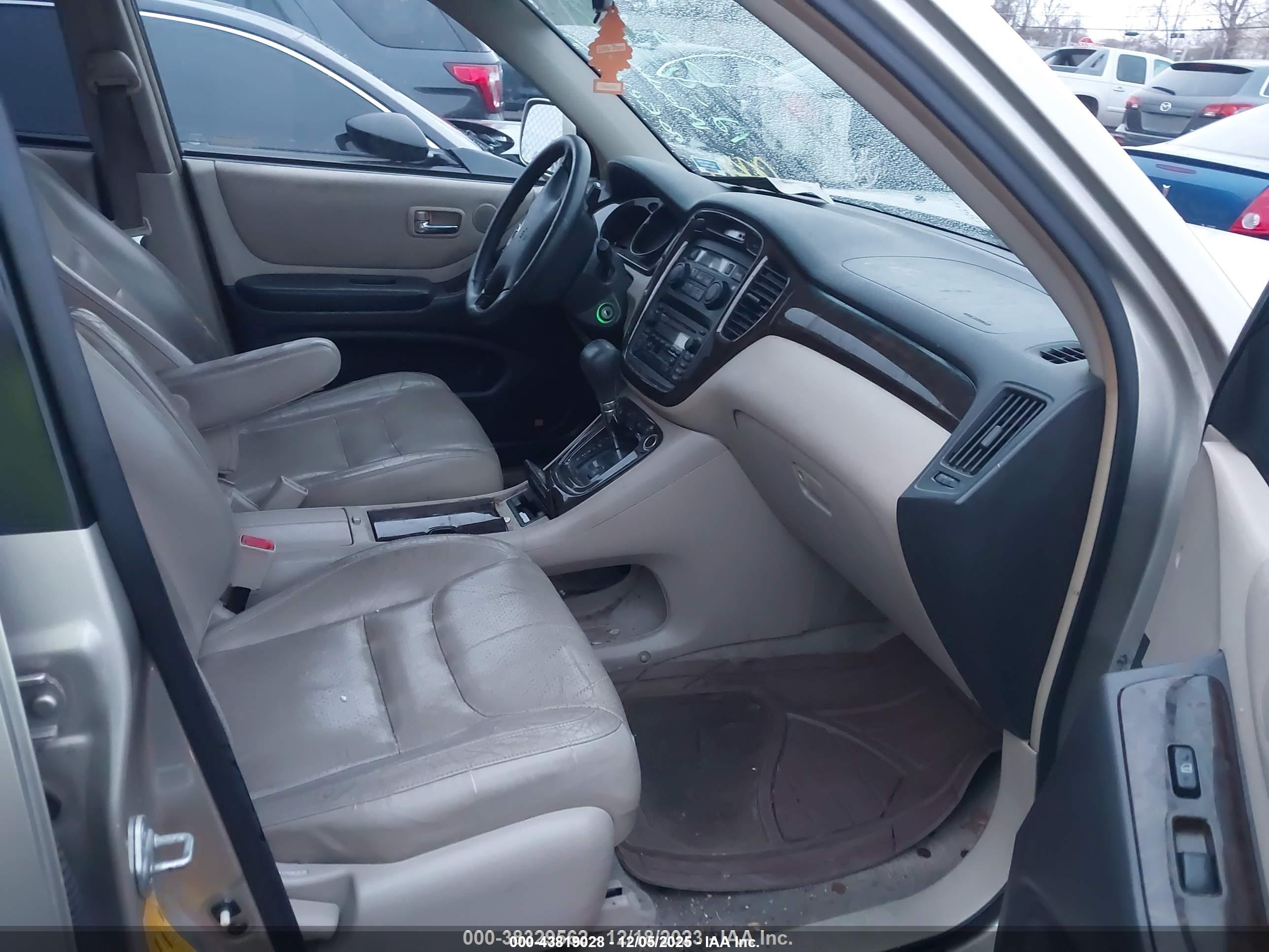 TOYOTA HIGHLANDER image 5