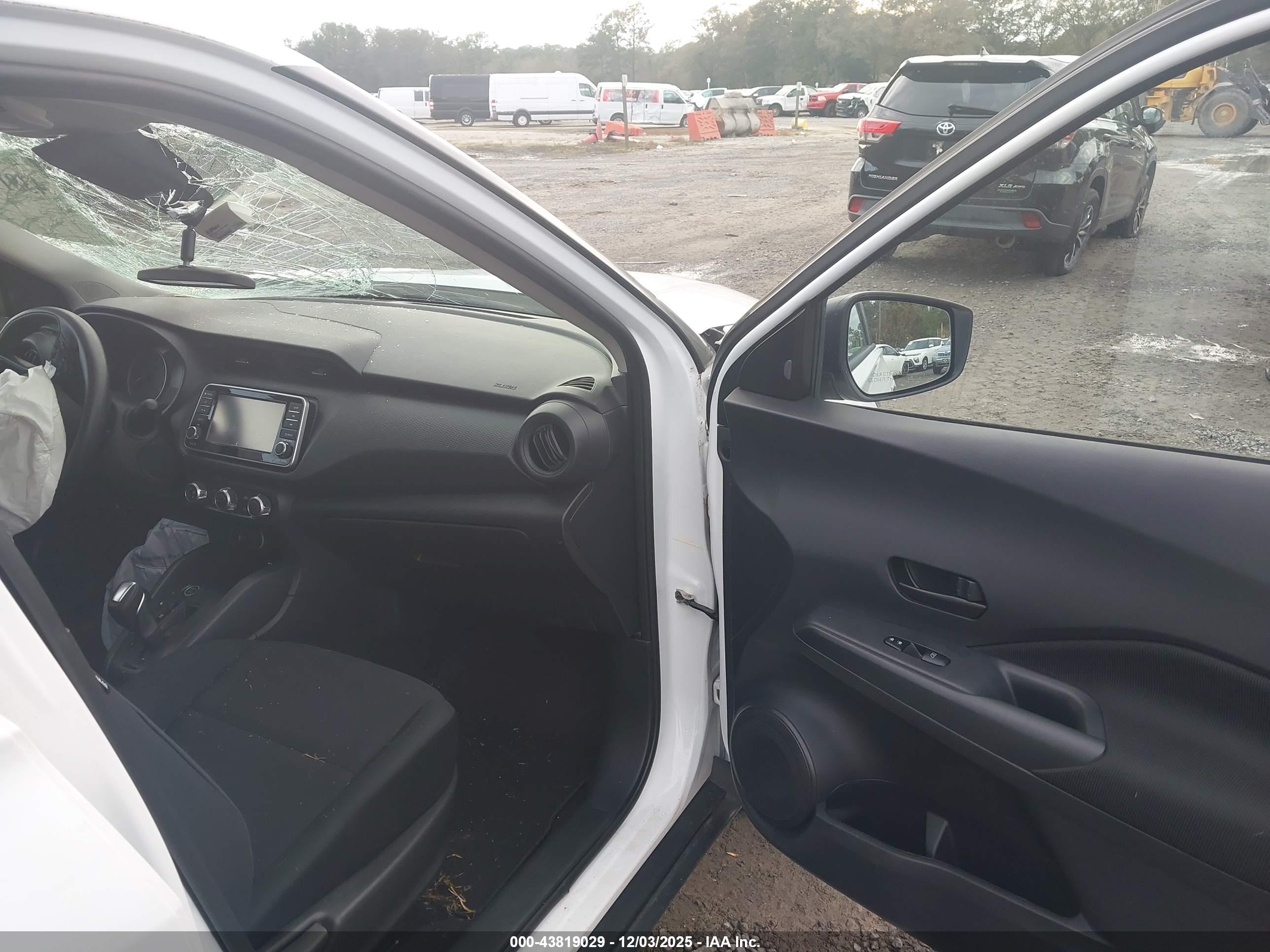 NISSAN KICKS image 5