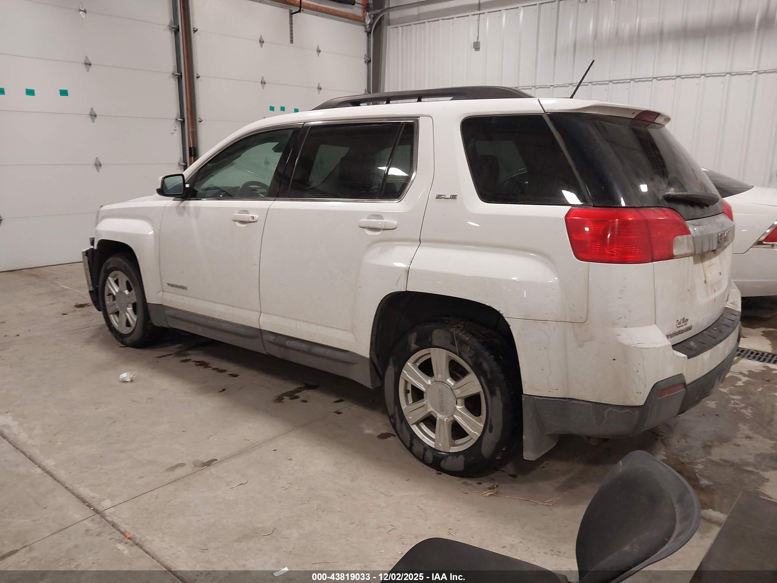 GMC TERRAIN image 3
