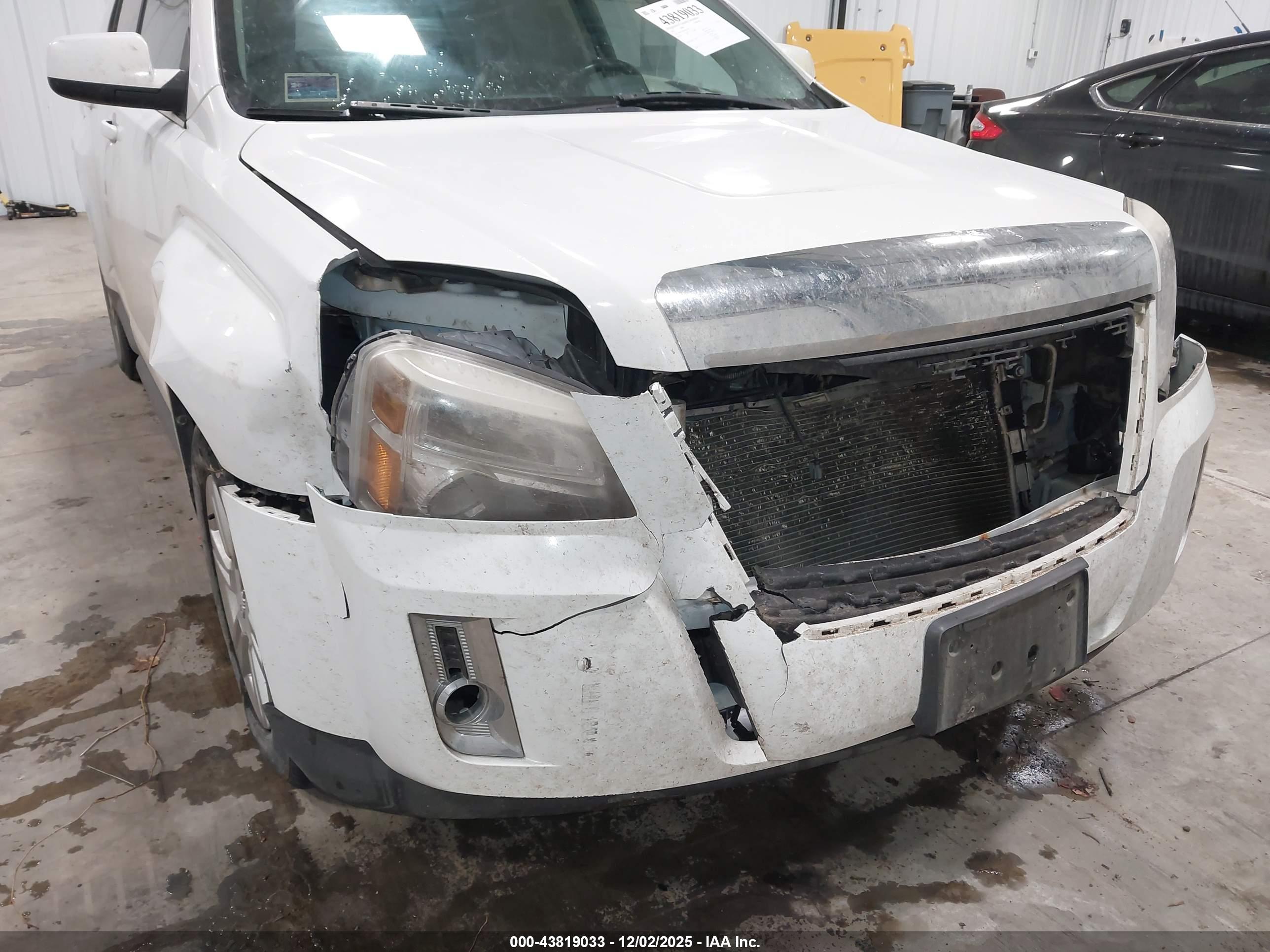 GMC TERRAIN image 6