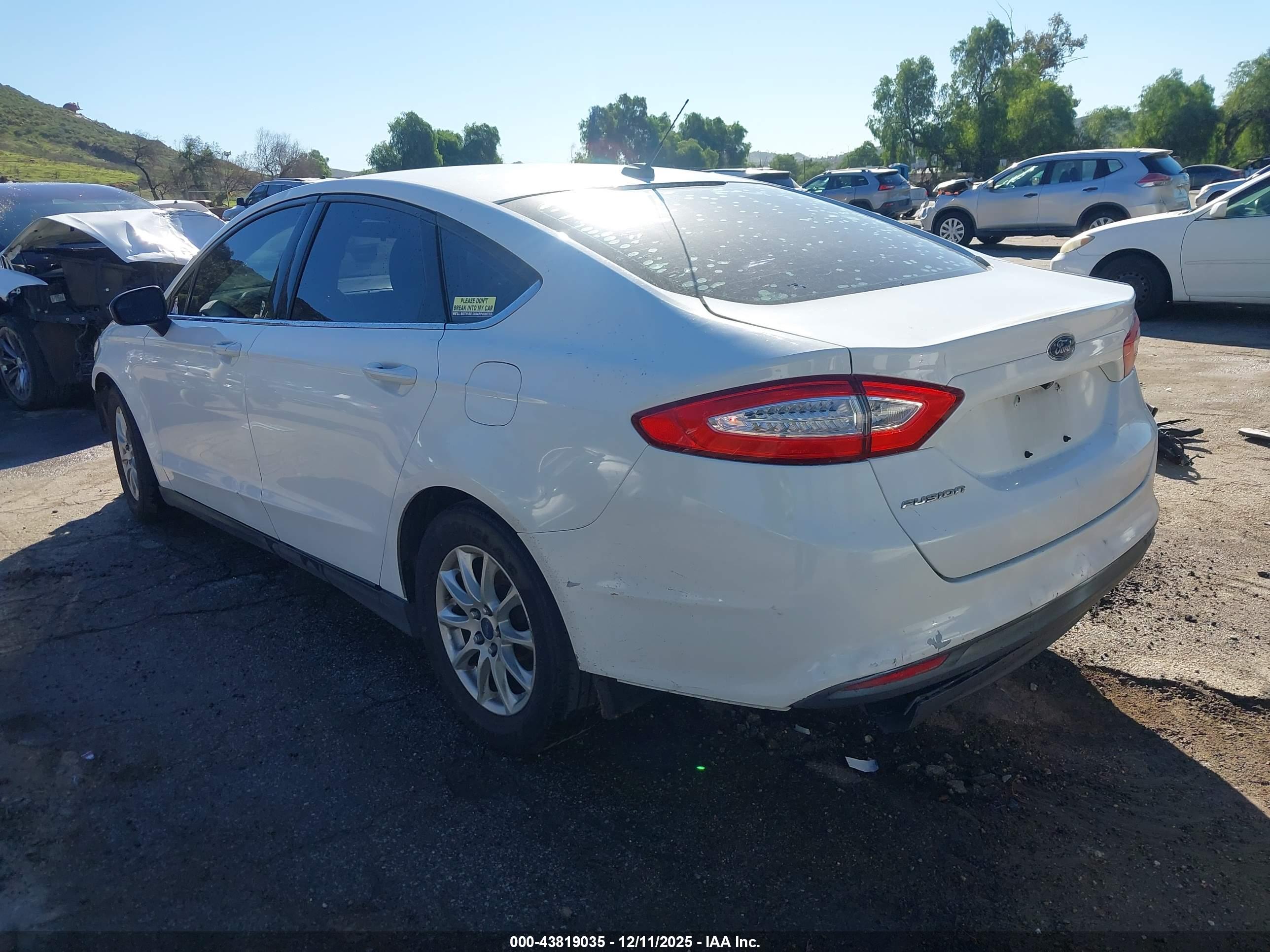 FORD FUSION image 3