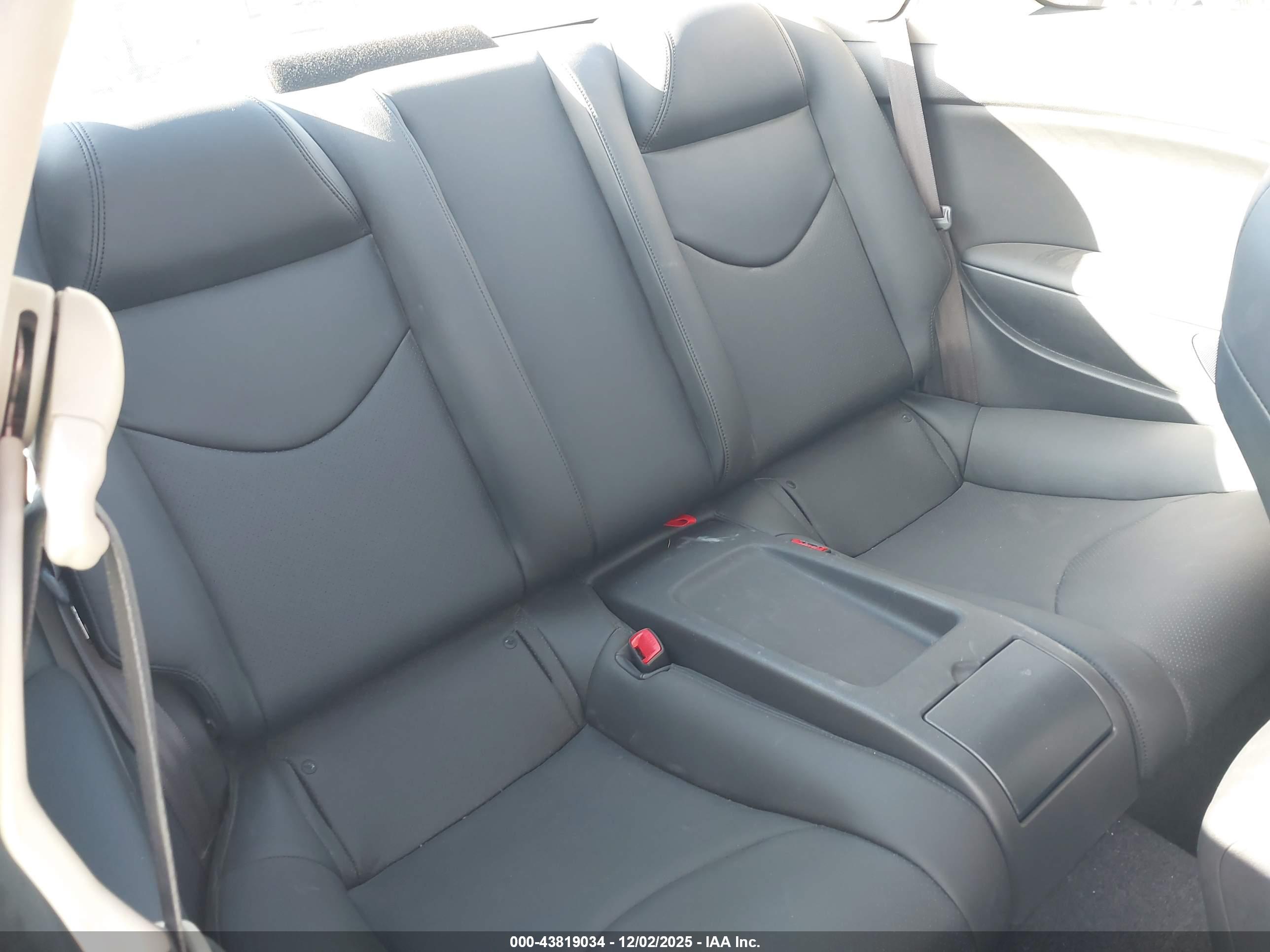 INFINITI Q60 image 8