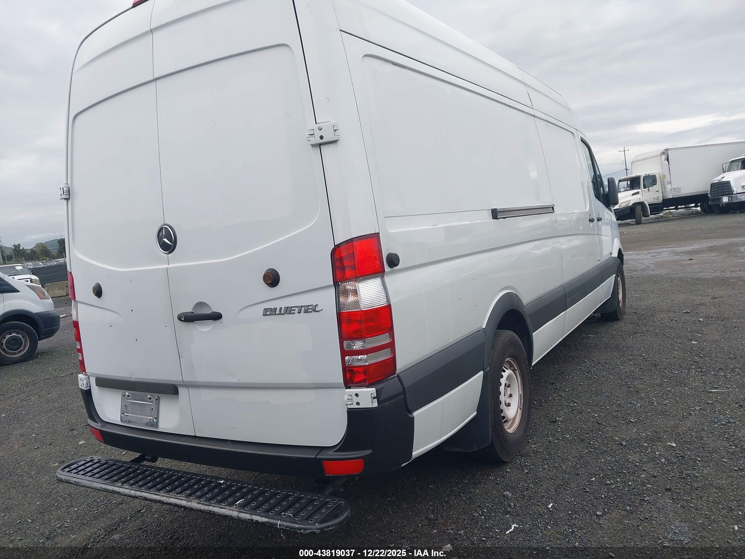 MERCEDES-BENZ SPRINTER image 4