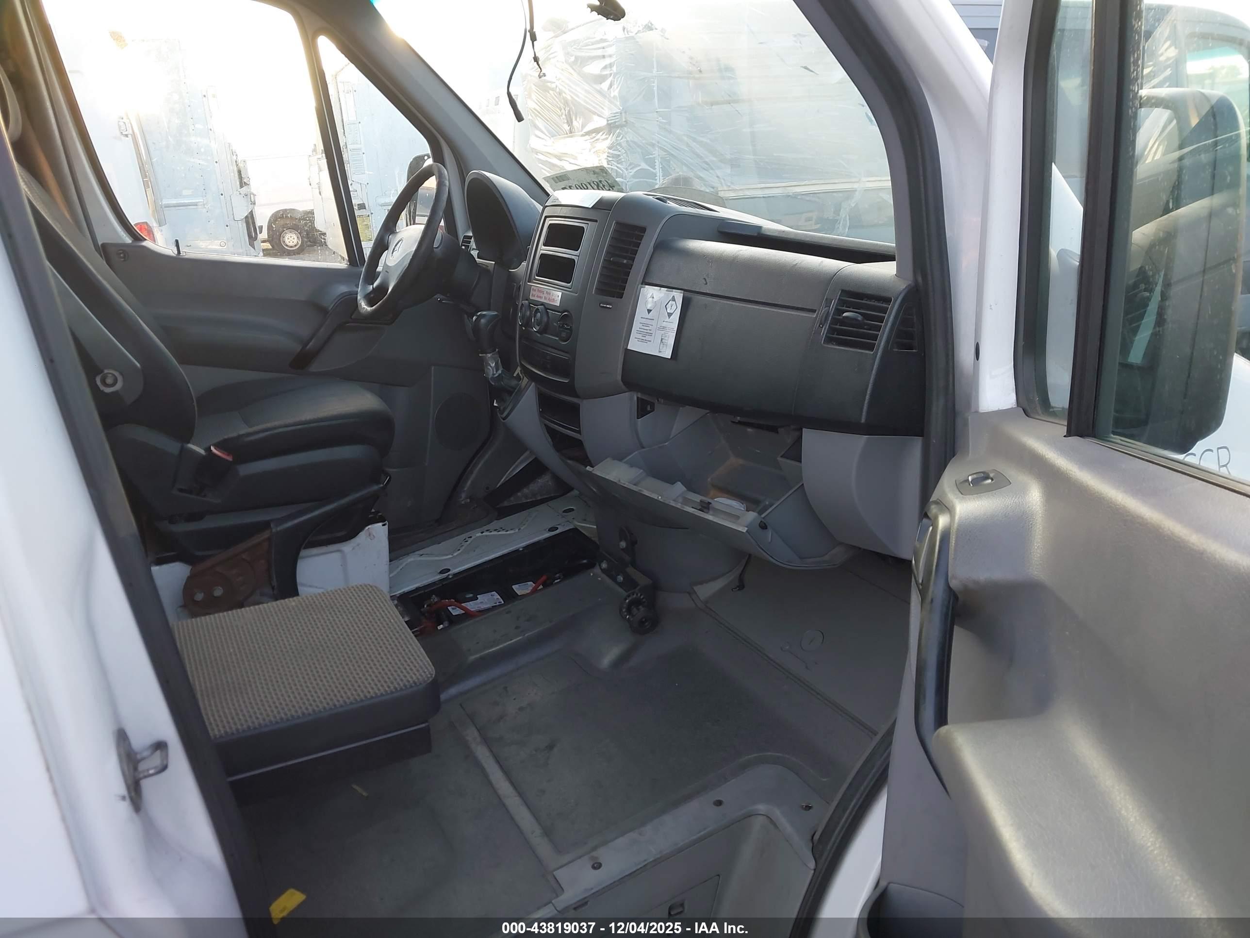 MERCEDES-BENZ SPRINTER image 5