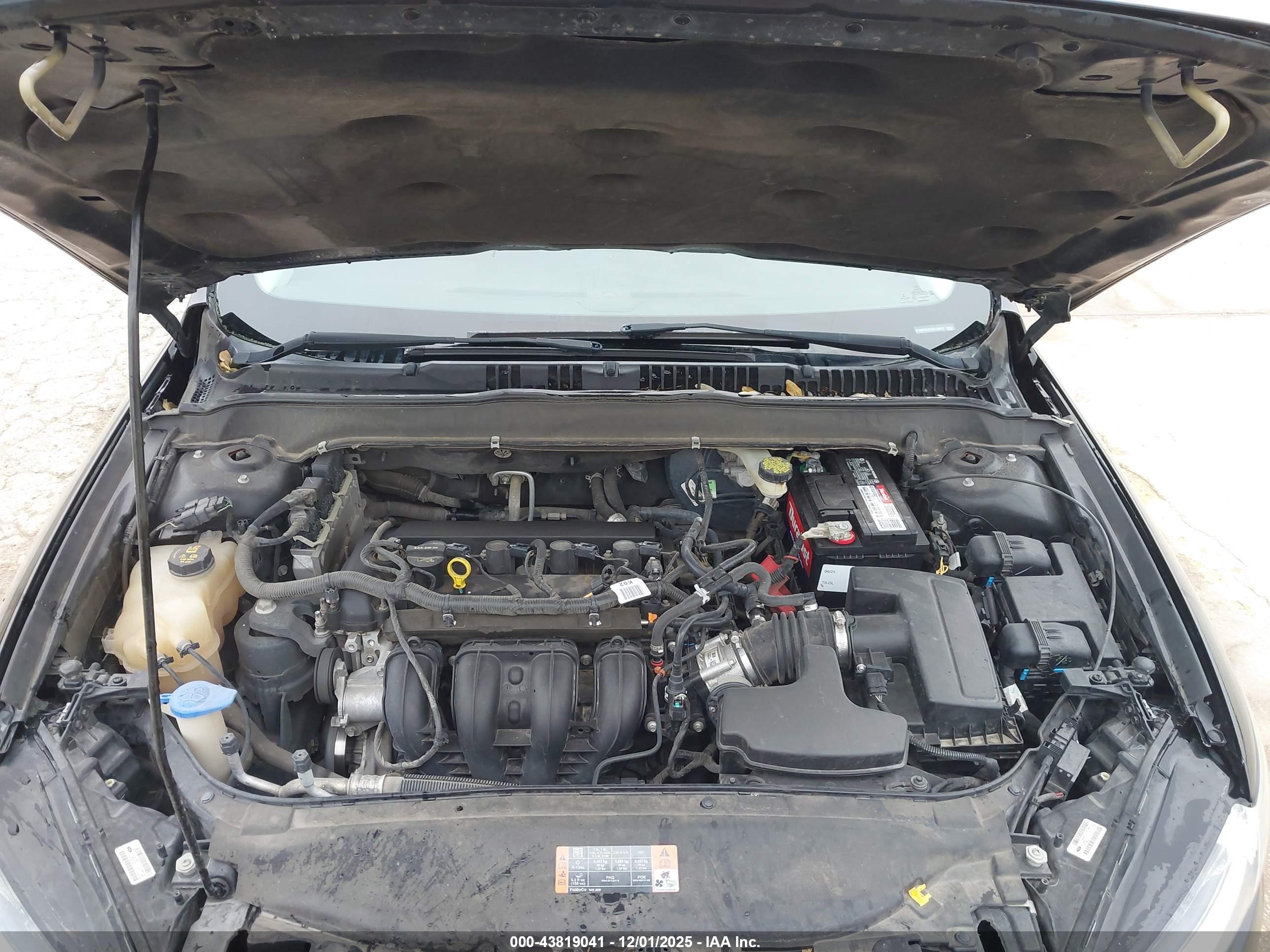 FORD FUSION image 10