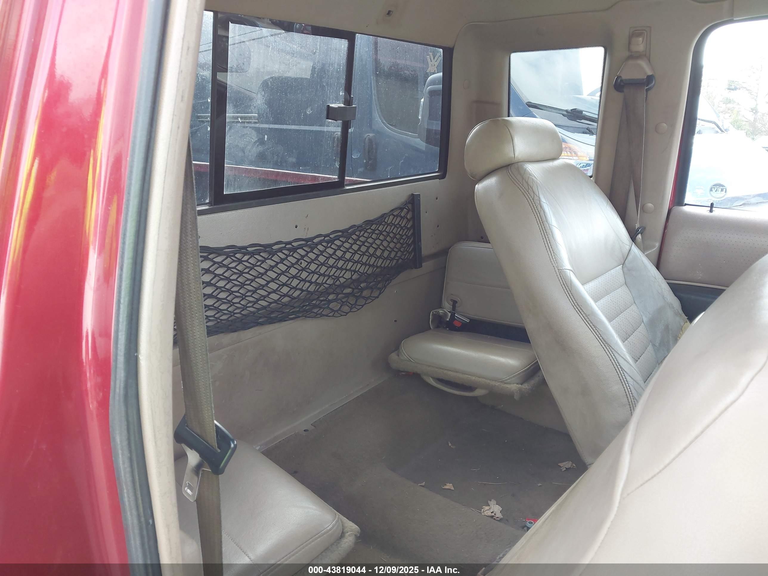 FORD RANGER image 8