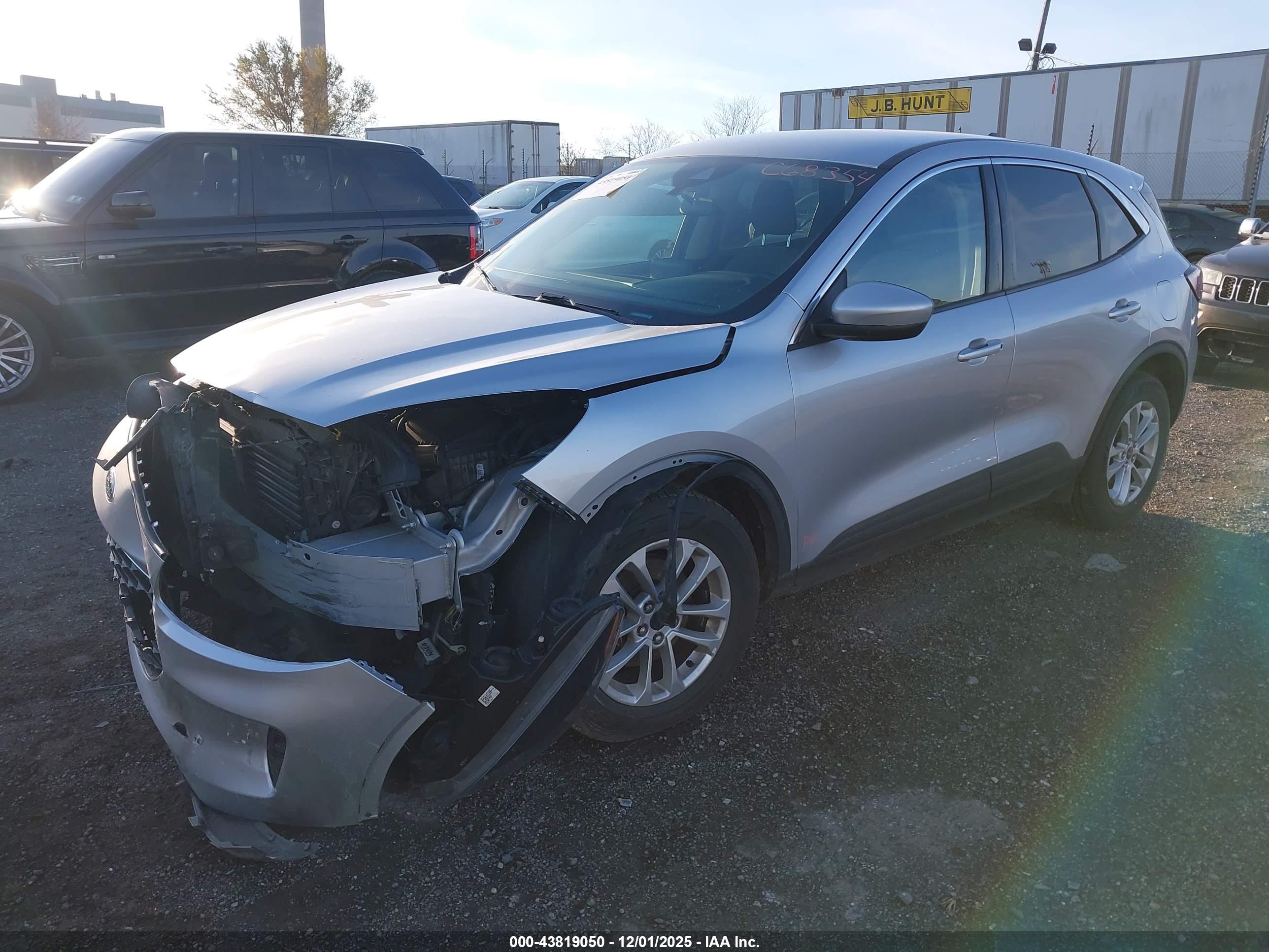 FORD ESCAPE image 2