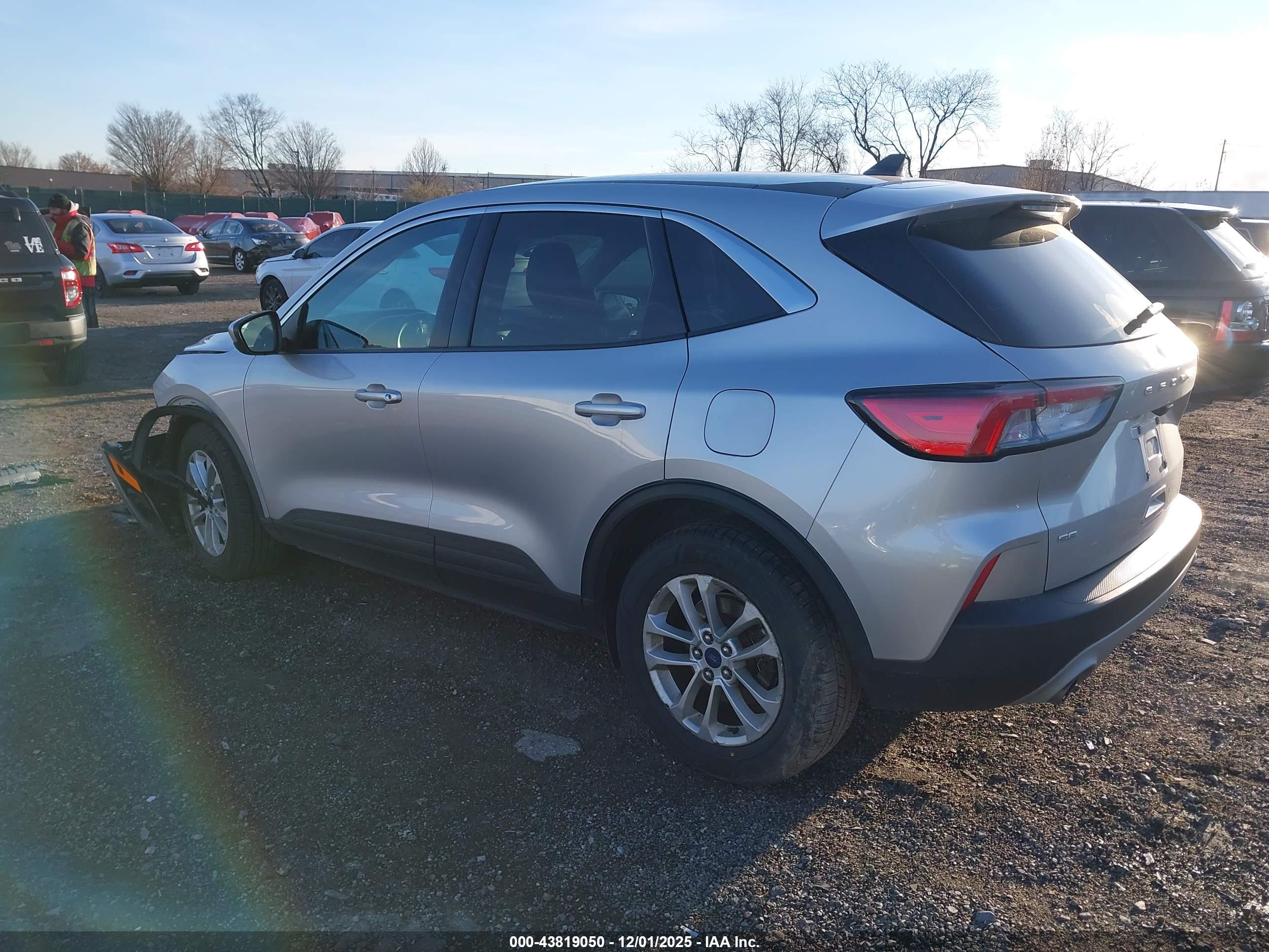 FORD ESCAPE image 3