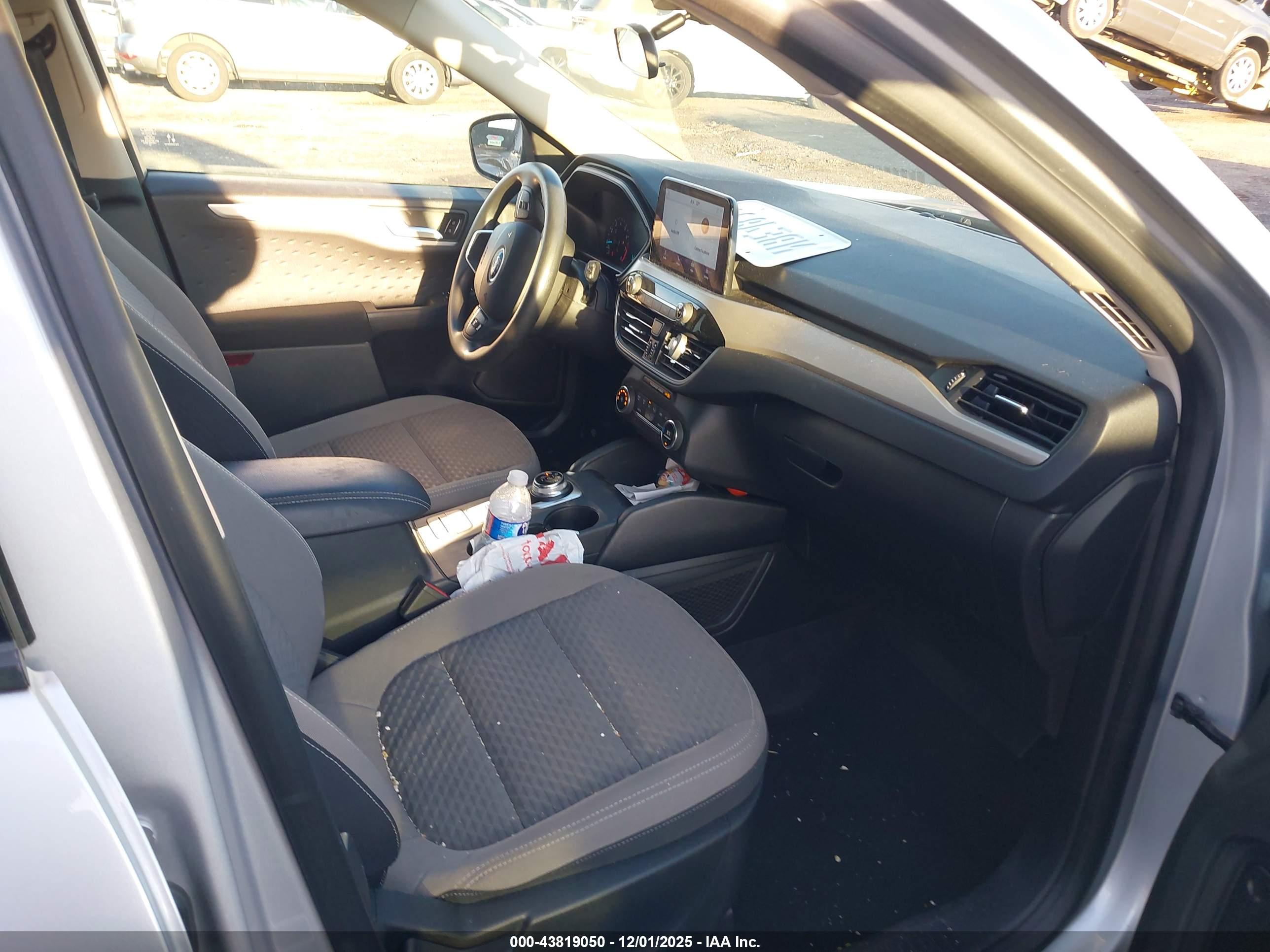 FORD ESCAPE image 5
