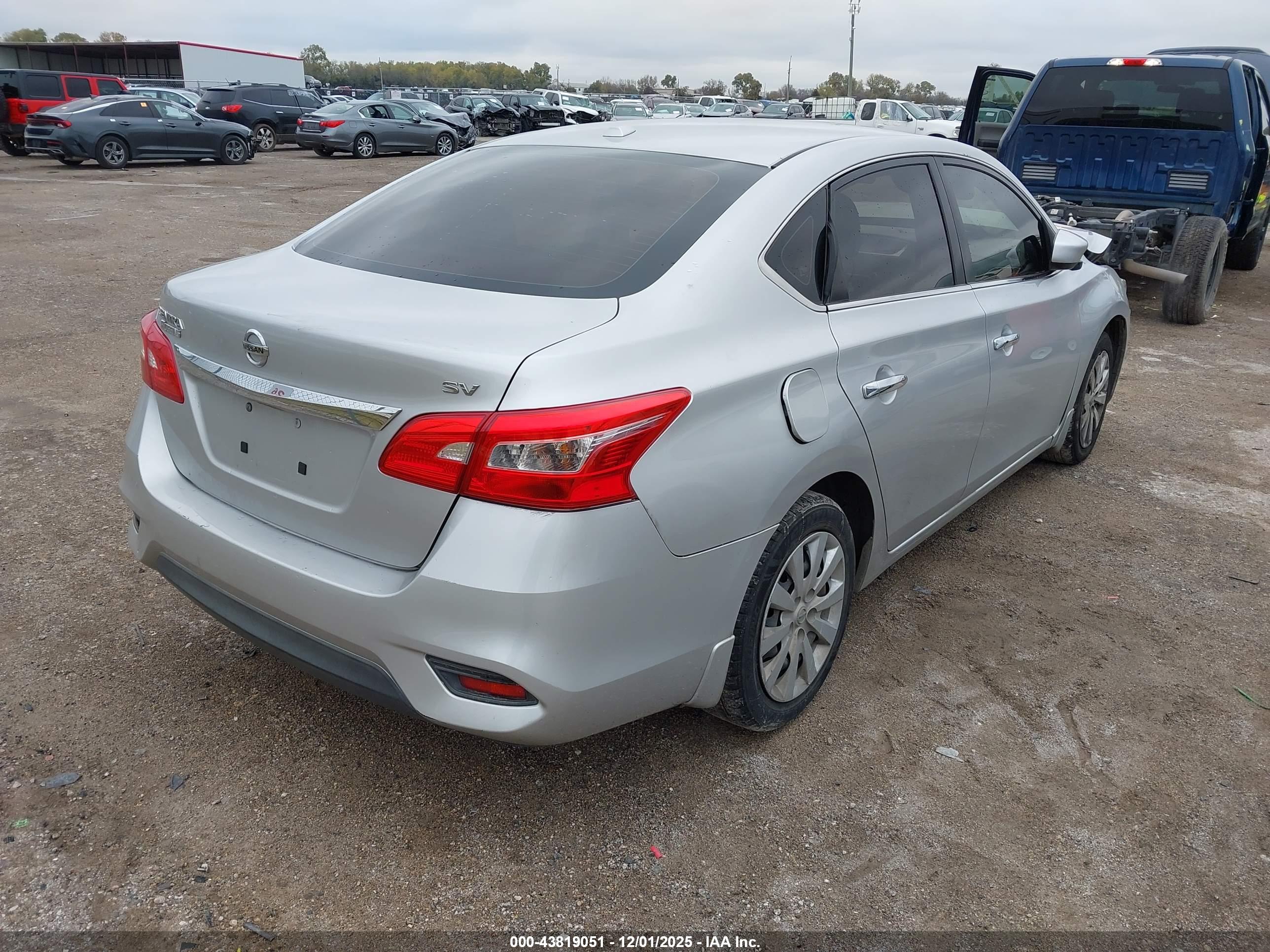 NISSAN SENTRA image 4