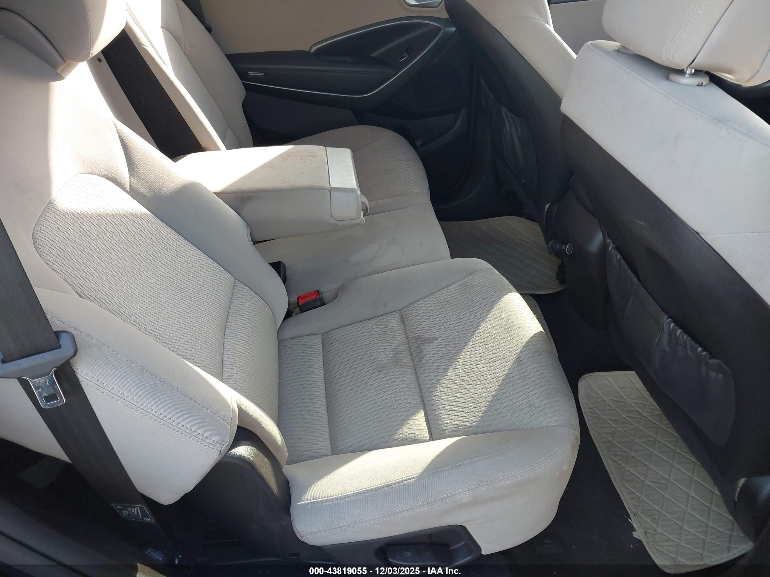 HYUNDAI SANTA image 8