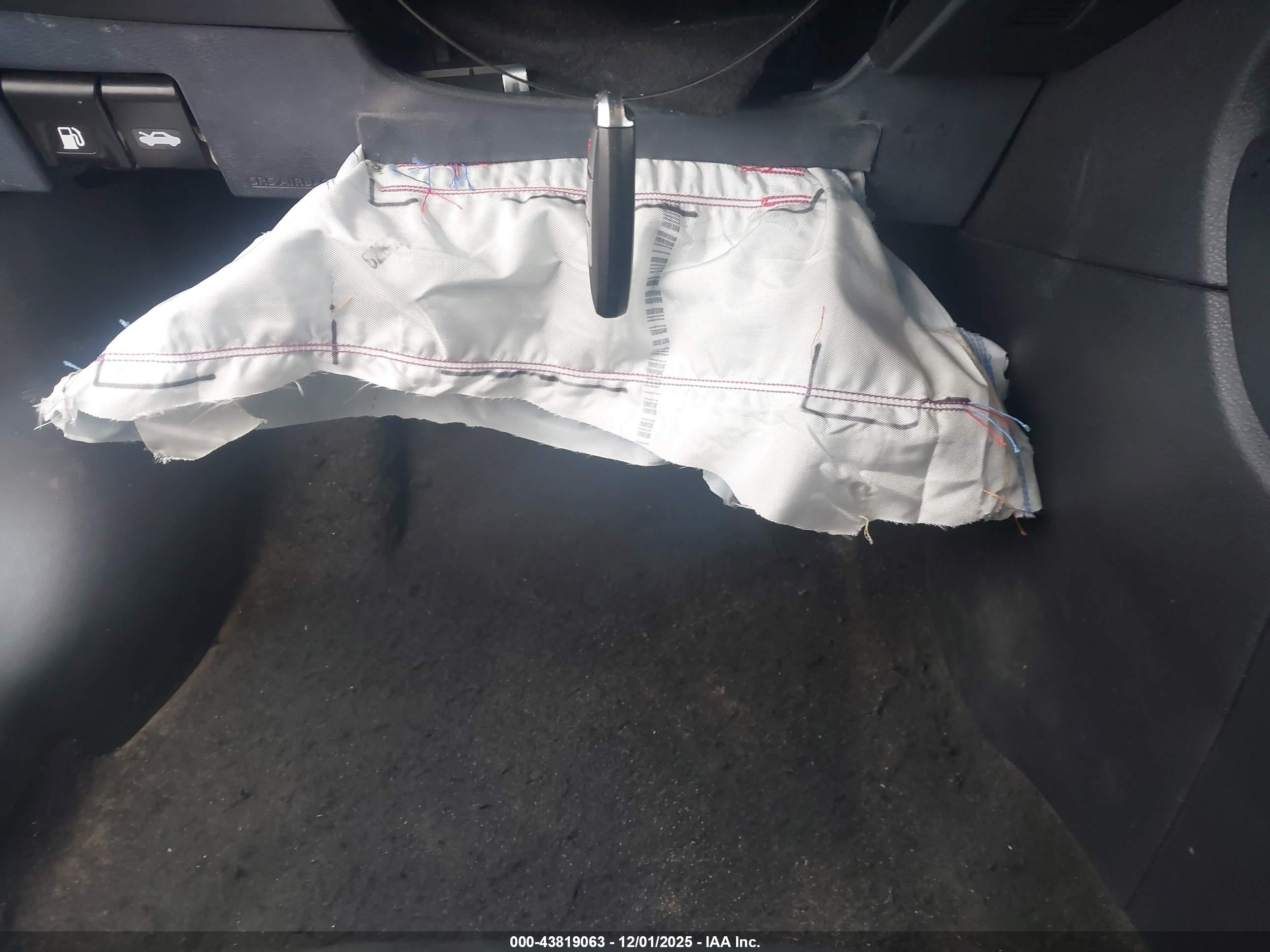 NISSAN KICKS image 11
